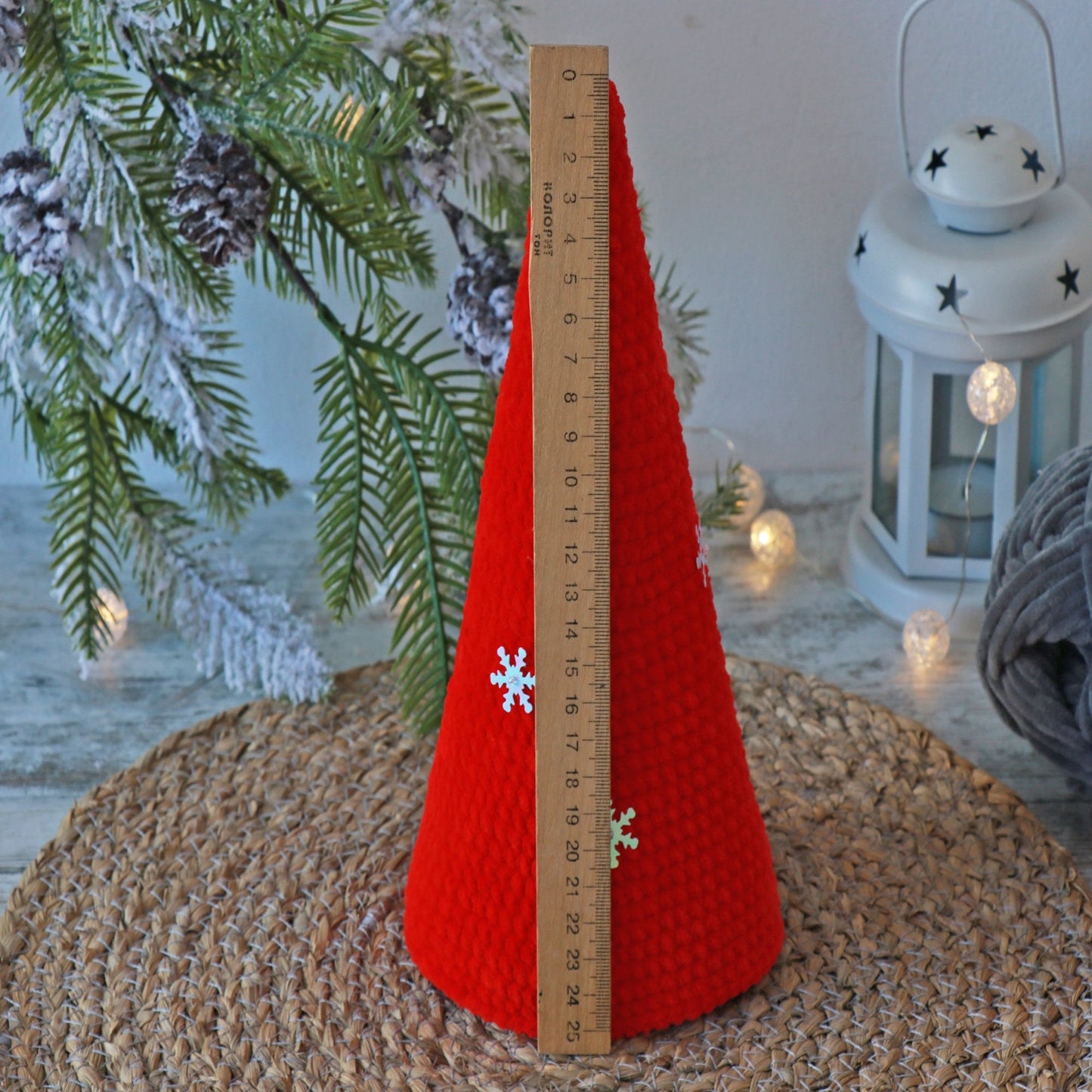 Crochet pattern Christmas Gnome, US standard terms, Skill level beginner