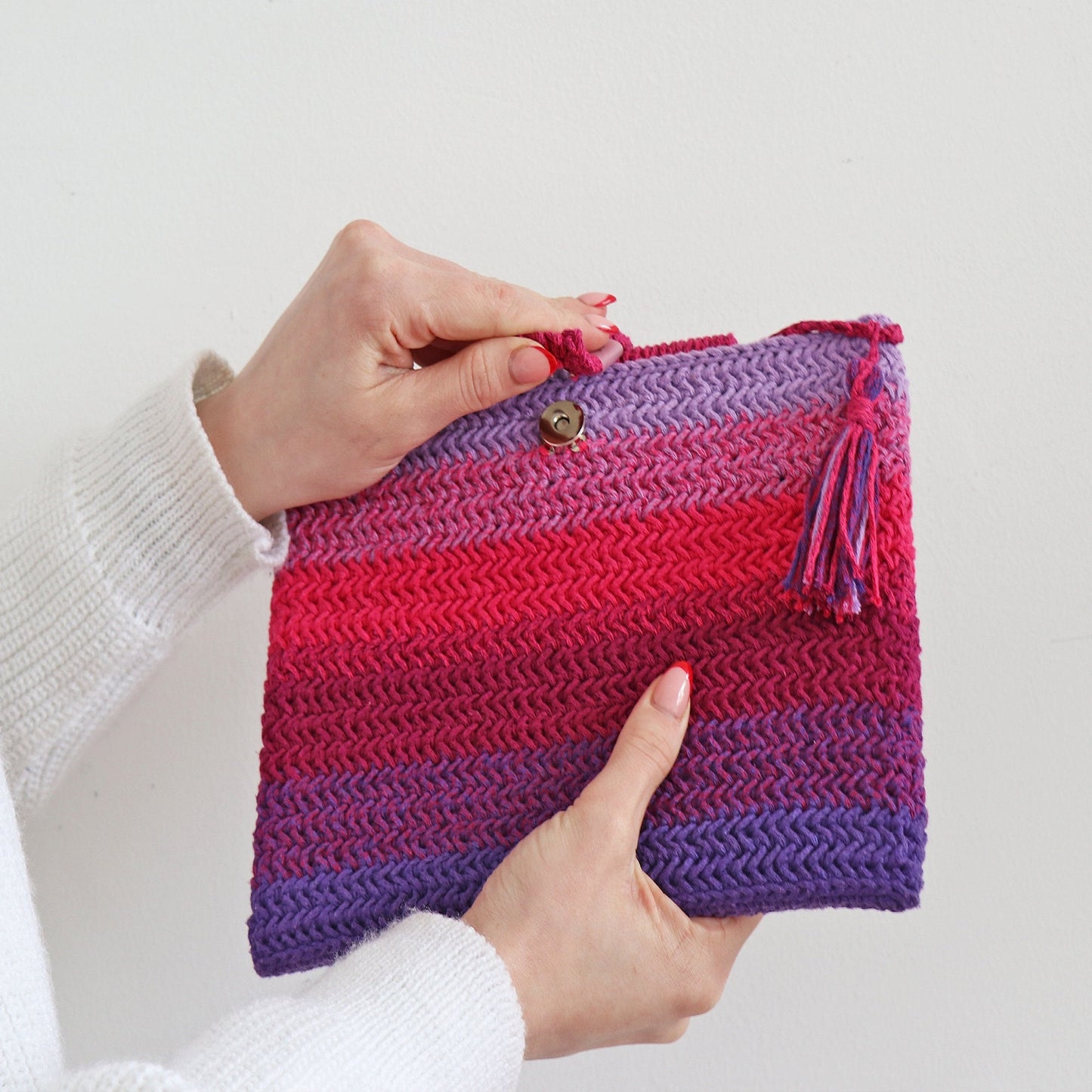 Crochet pattern Laptop Case, US standard terms, Skill level beginner