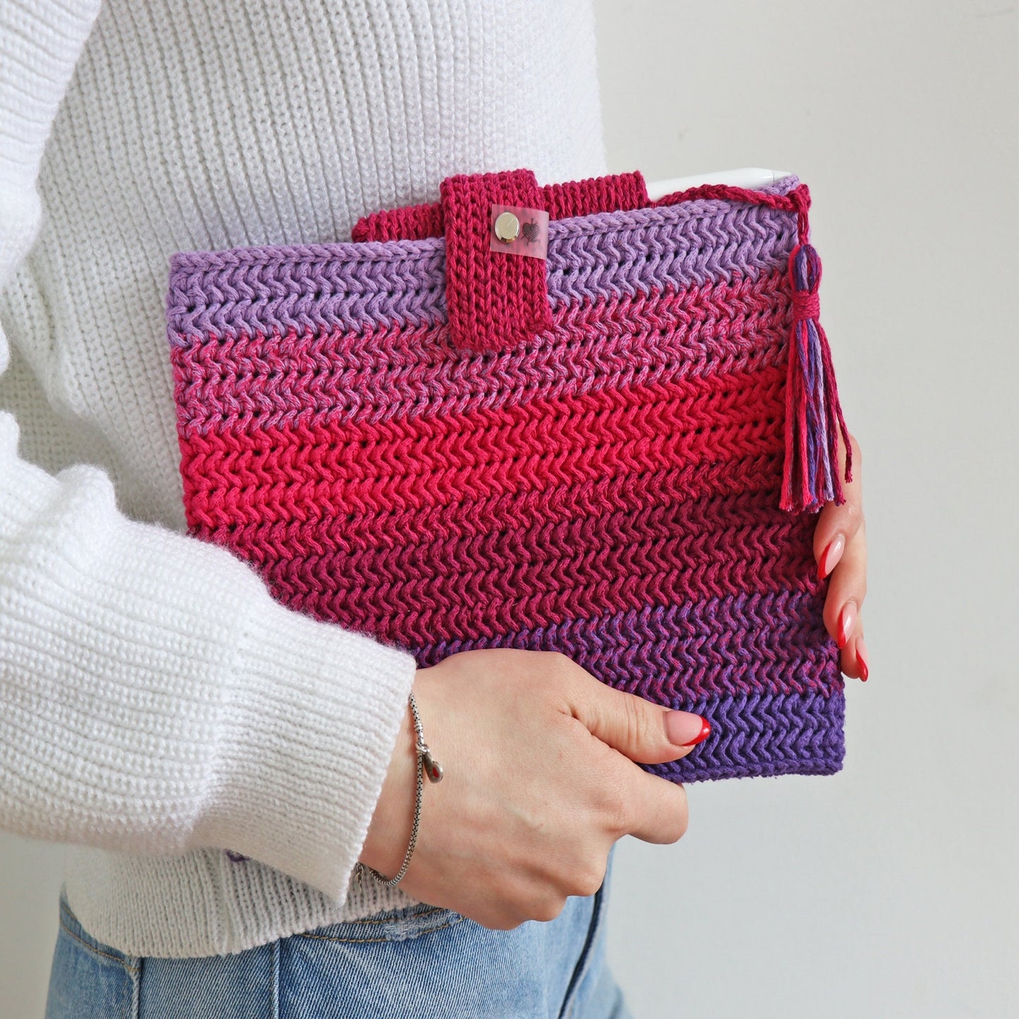 Crochet pattern Laptop Case, US standard terms, Skill level beginner