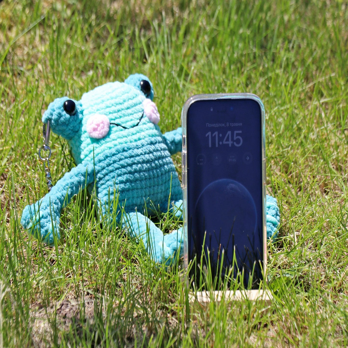 Wooden Phone Stands, 8 cm (3.1") x 13 cm (5.1")