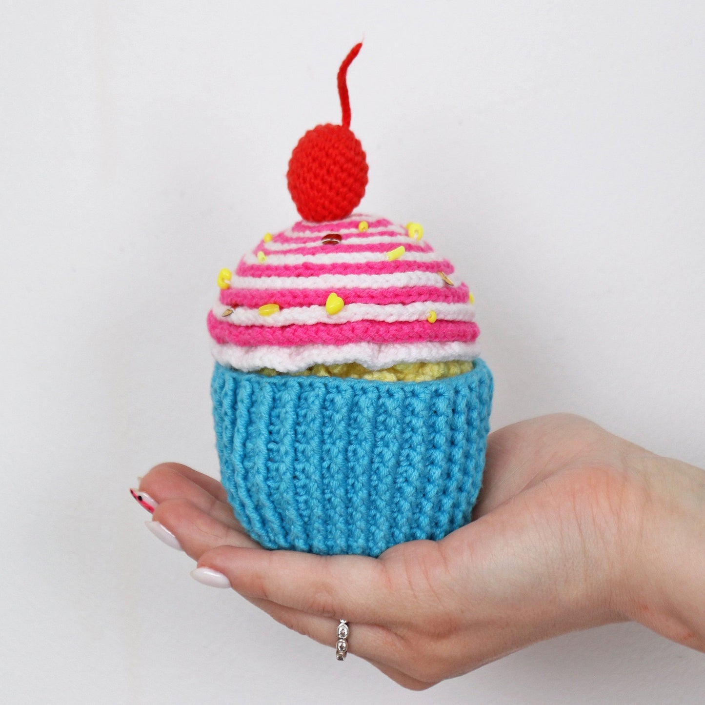 Crochet Reversible Princess and Muffin pattern, US standard terms, Skill level beginner