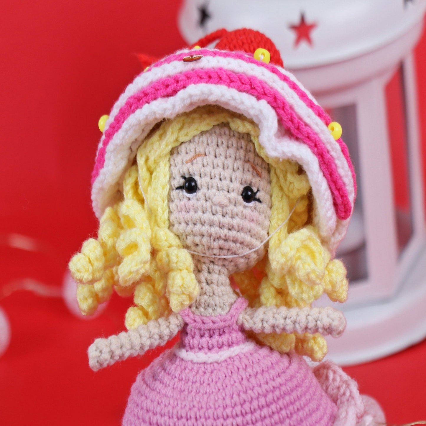 Crochet Reversible Princess and Muffin pattern, US standard terms, Skill level beginner