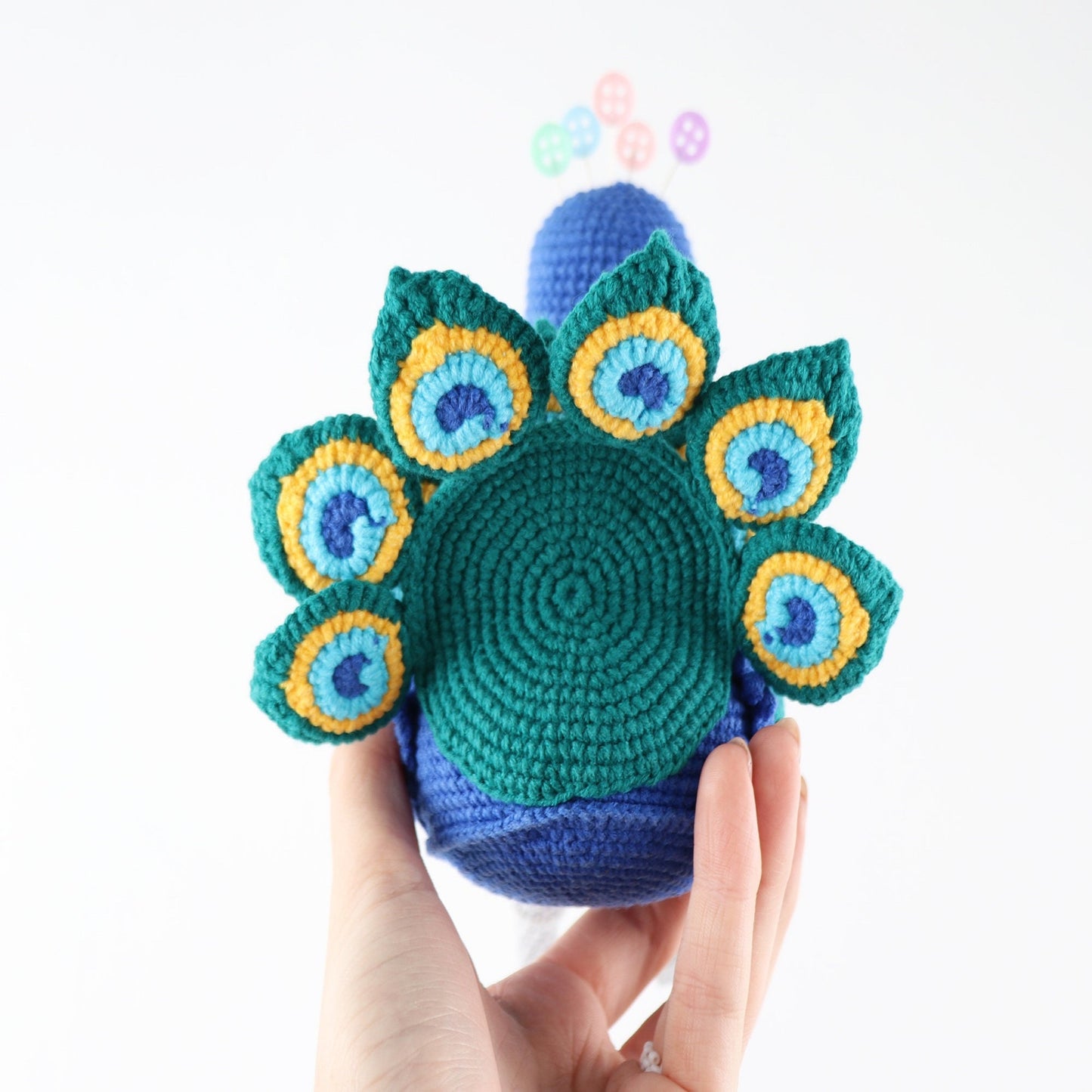 Crochet pattern peacock, US standard terms, Skill level beginner