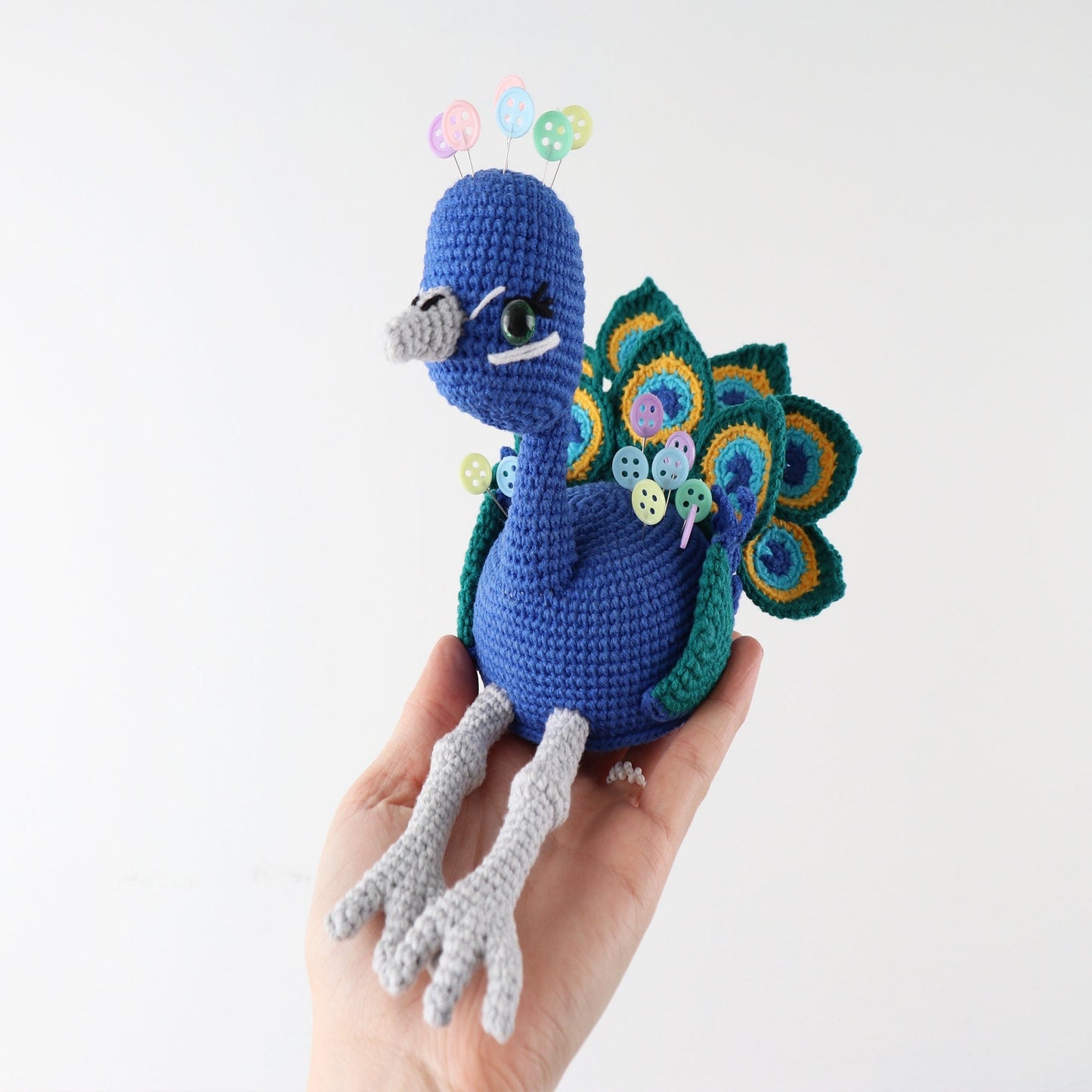 Crochet pattern peacock, US standard terms, Skill level beginner