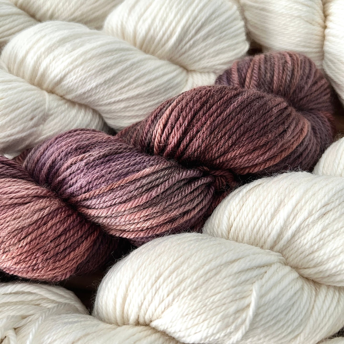 Undyed MERINO WOOL Yarn, Natural Worsted Weight Yarn, 75% Merino Wool, Blank Yarn for Dyeing, Knitting Yarn, Crochet Yarn