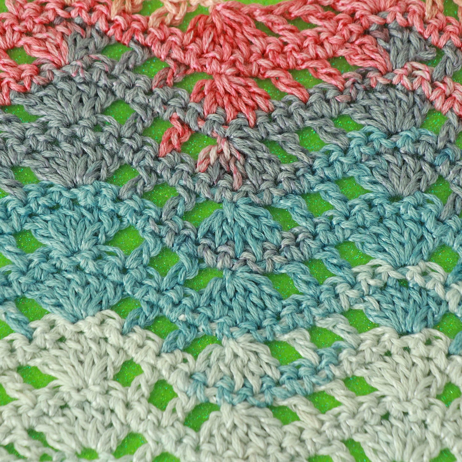 Learn how to crochet with our easy beginner’s guide. Discover basic stitches, simple projects, and the best crochet supplies with fast worldwide shipping from Candy Yarn.