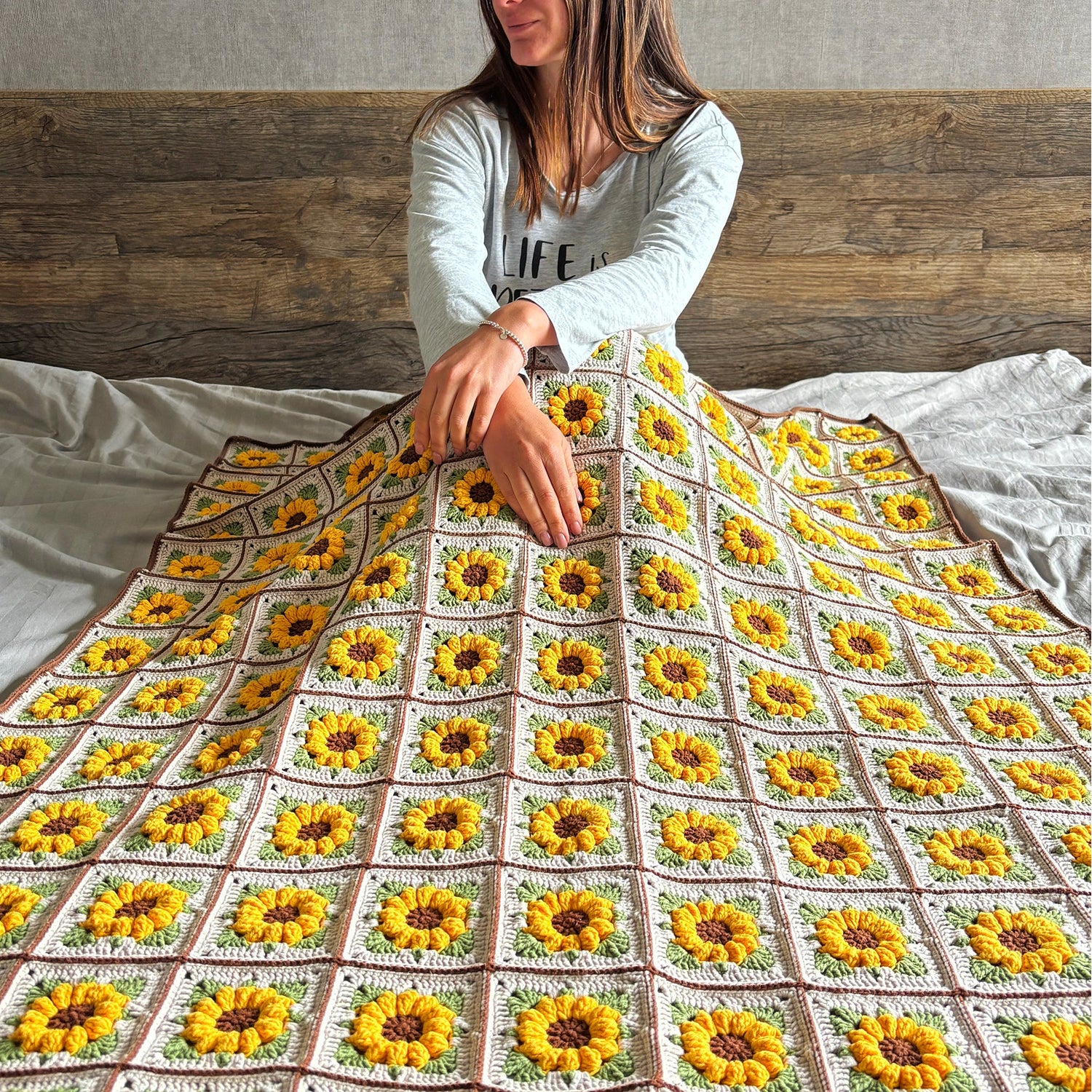Top 7 Cozy Trendy Crochet Knit Blankets You’ll Love Making This Season