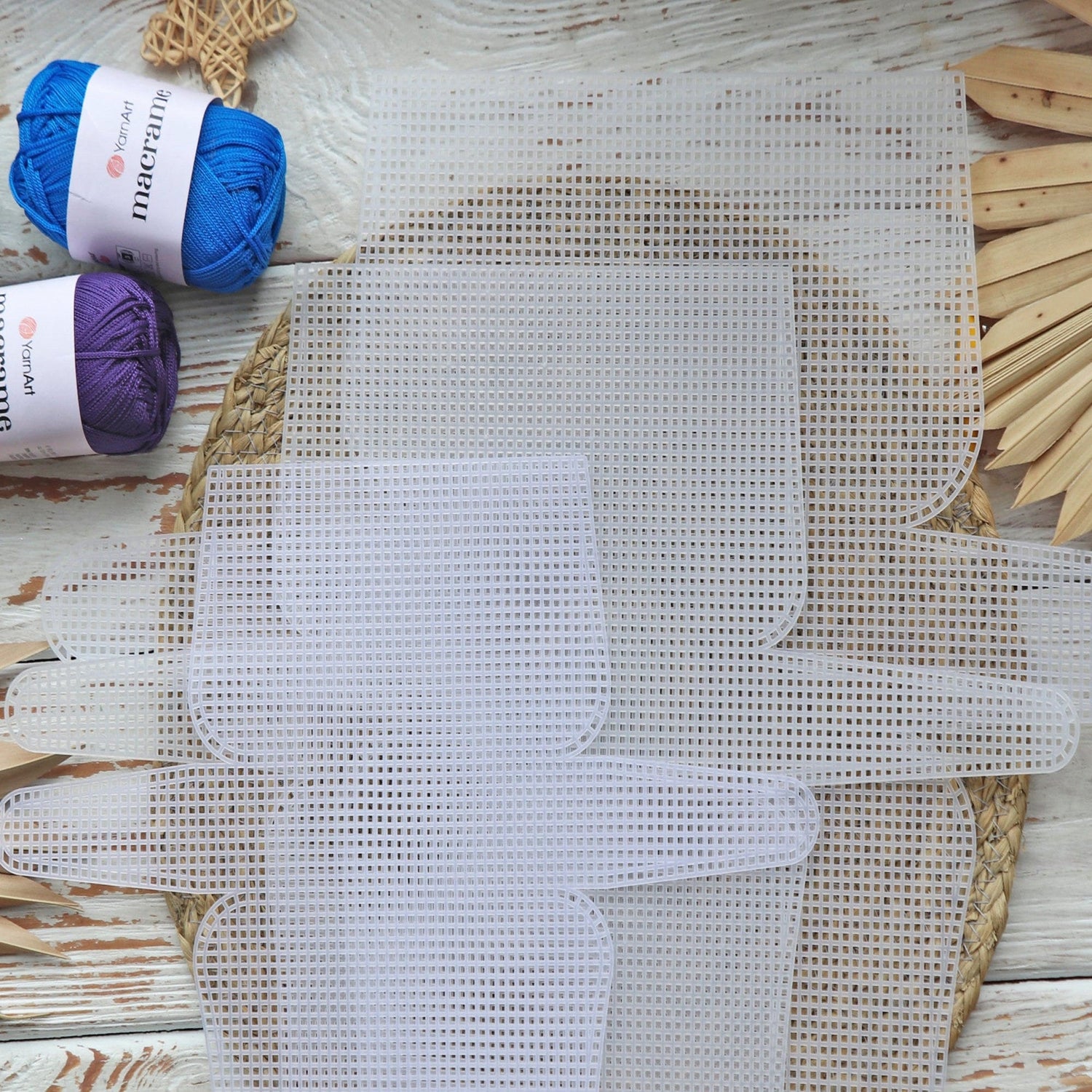 How to use plastic canvas