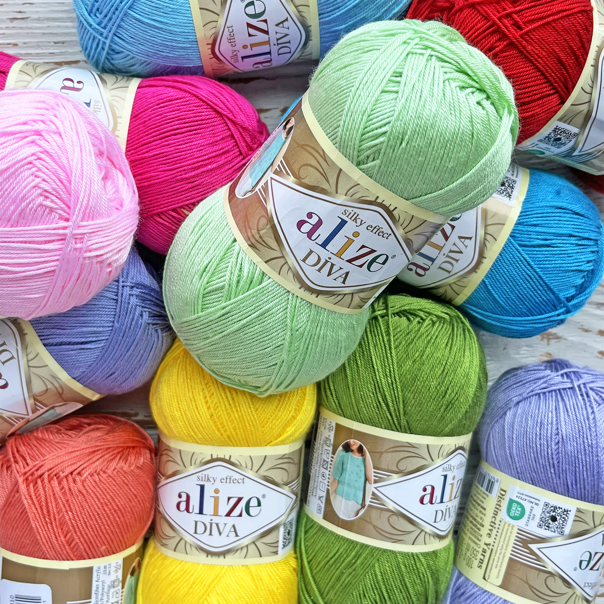 Alize Diva, 54 Colors, 3.52 oz / 383 yds