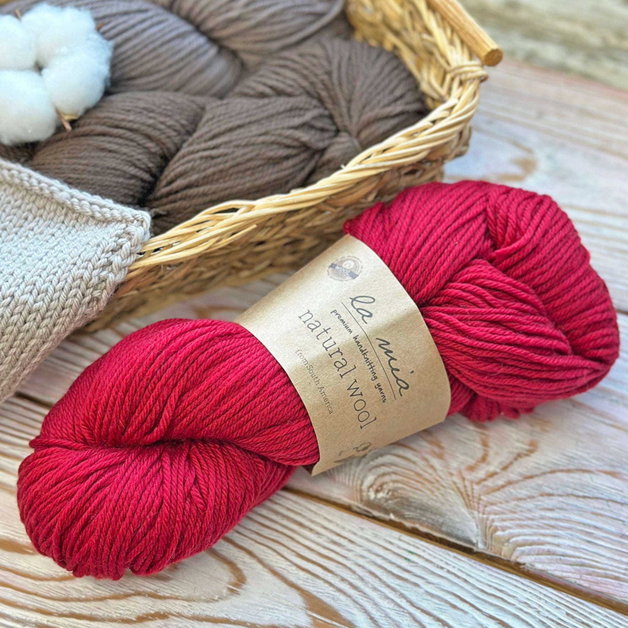 La Mia Natural Wool, 11 colors, 3.52 oz / 219 yds