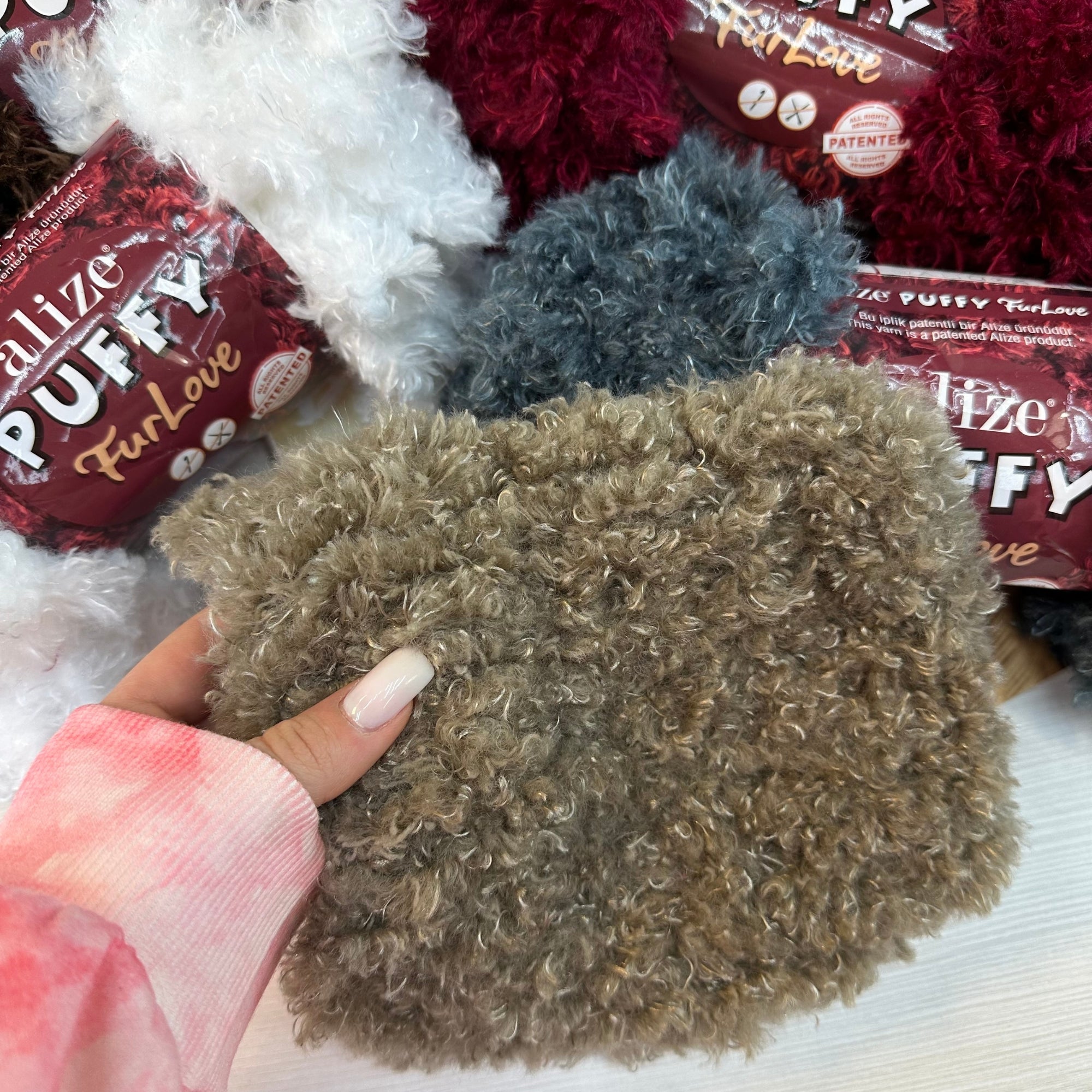 Alize Puffy Furlove 9 colors, 3.5 oz / 6.8 yds