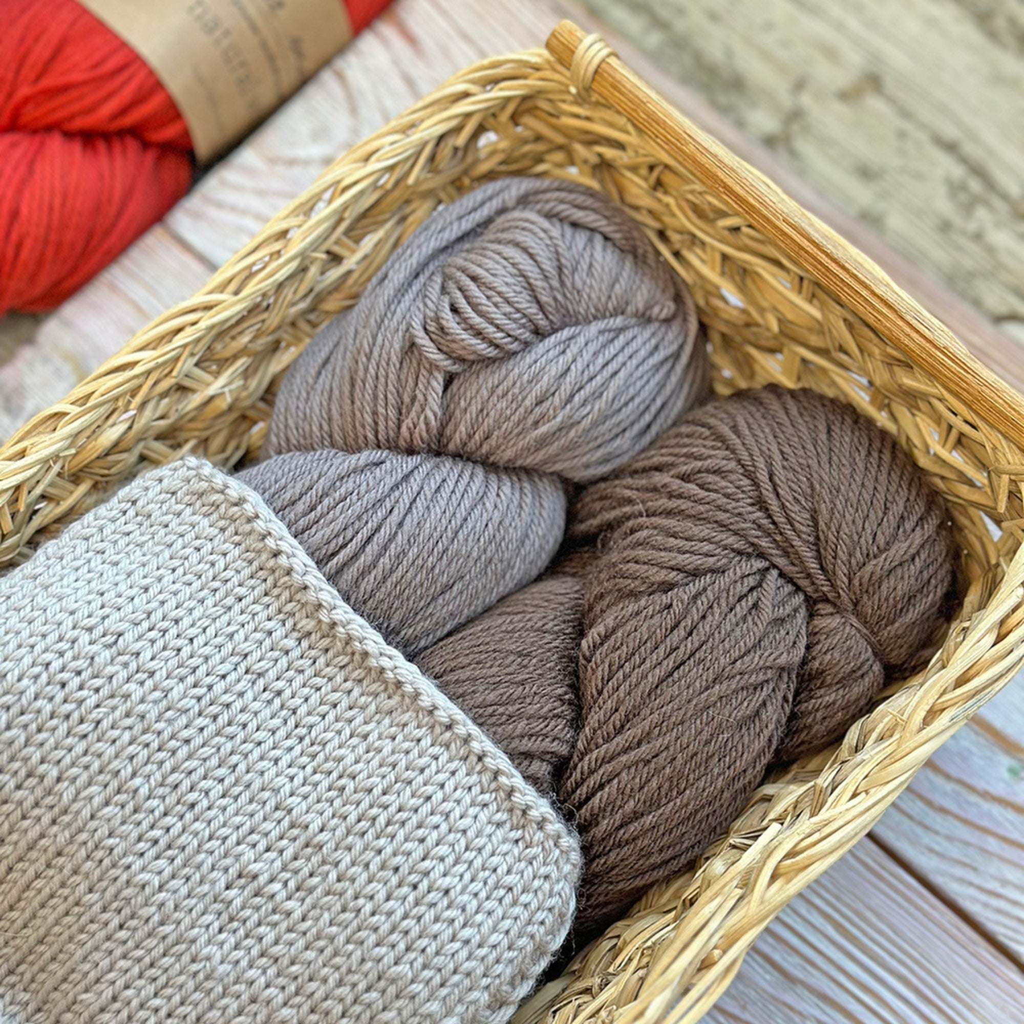 La Mia Natural Wool, 11 colors, 3.52 oz / 219 yds