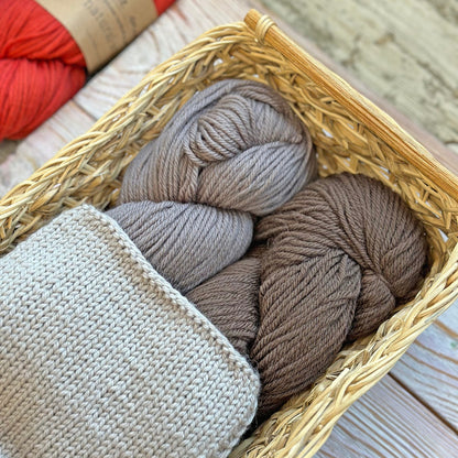 La Mia Natural Wool, 11 colors, 3.52 oz / 219 yds