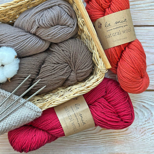La Mia Natural Wool, 11 colors, 3.52 oz / 219 yds
