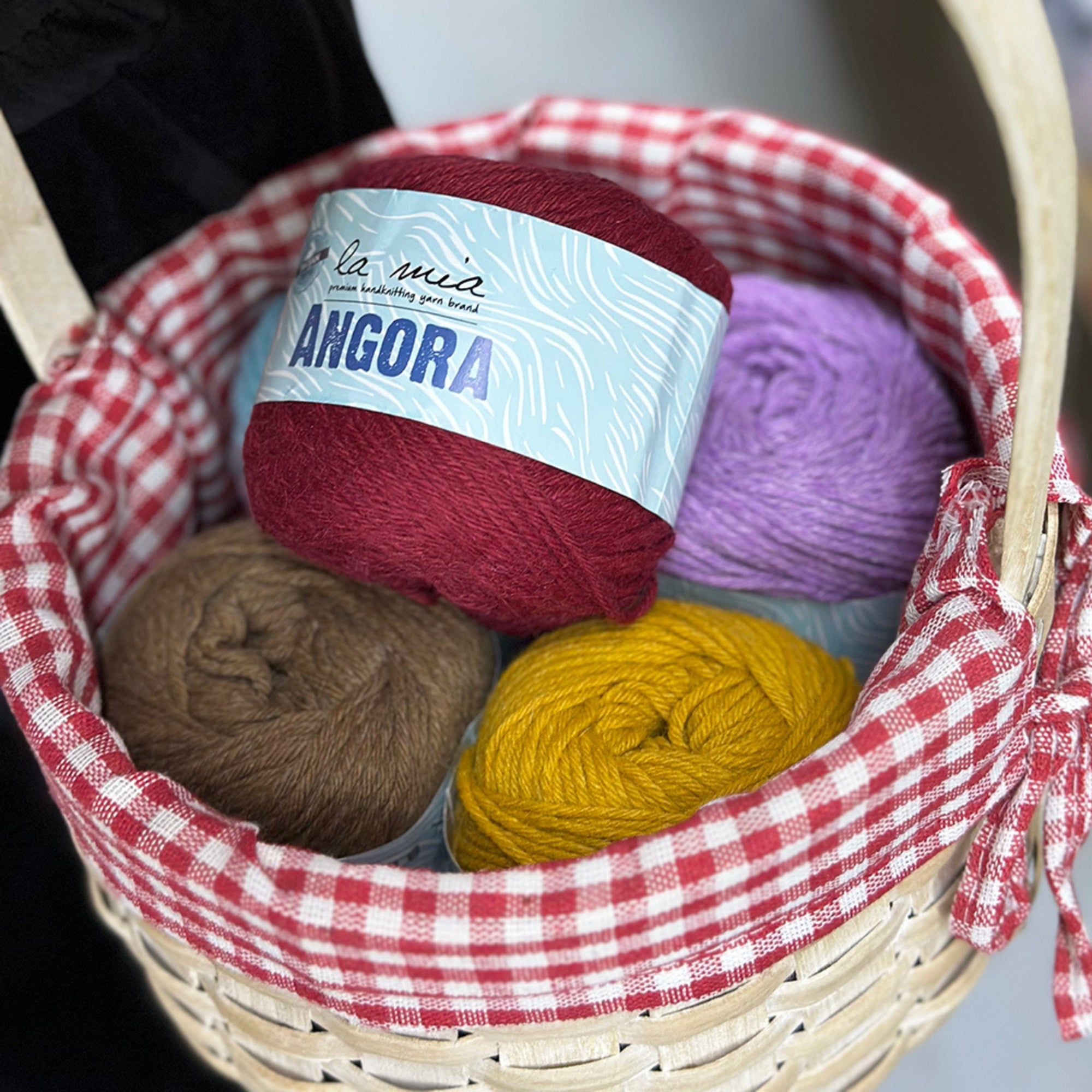 La Mia Angora, 16 colors, 1.76 oz / 136 yds
