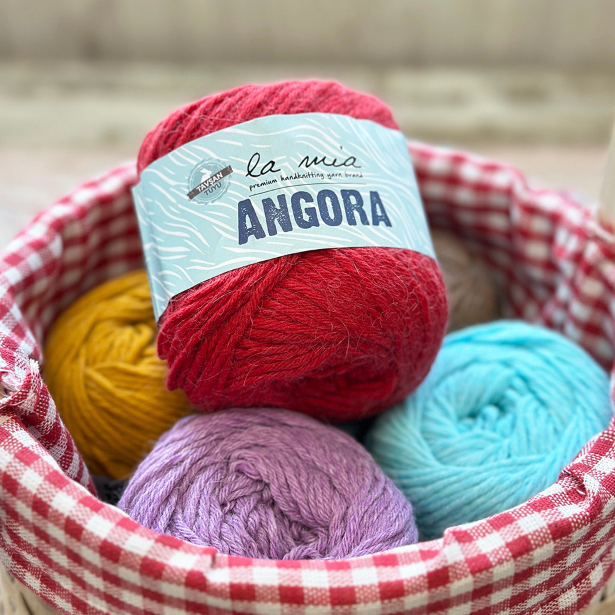 La Mia Angora, 16 colors, 1.76 oz / 136 yds