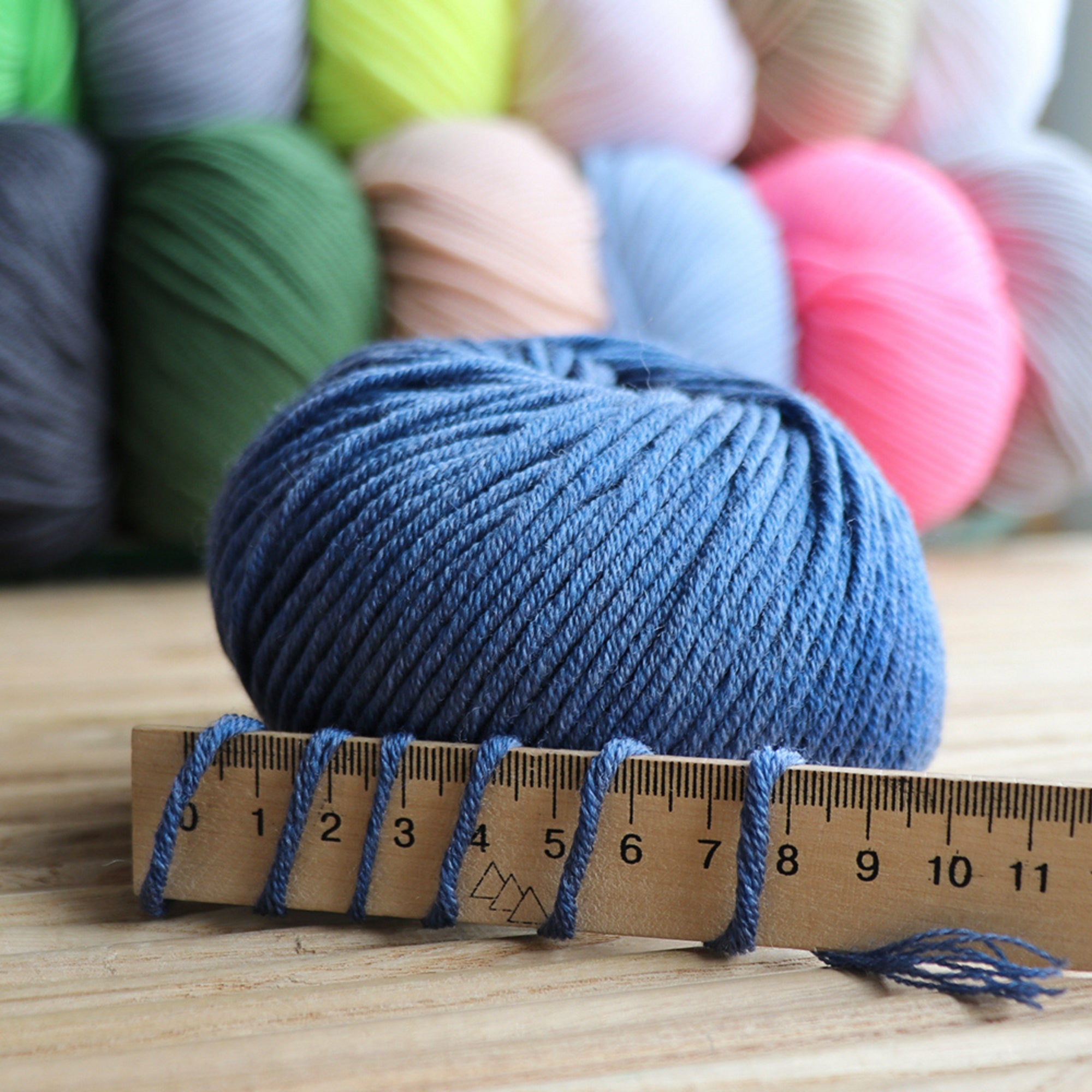 Lana Gatto Maxi Soft, 16 colors, 1.76 oz / 98 yds