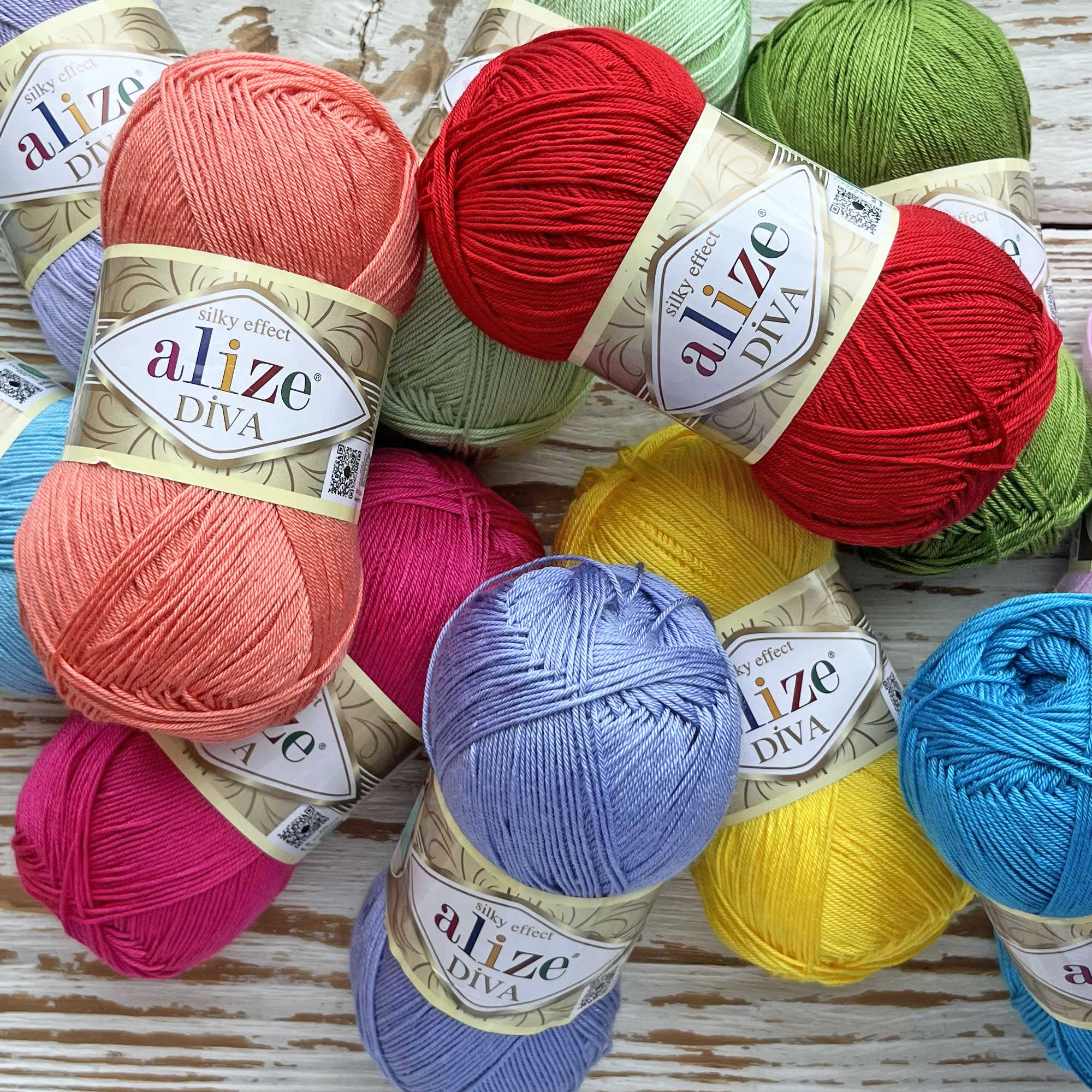 Alize Diva, 54 Colors, 3.52 oz / 383 yds