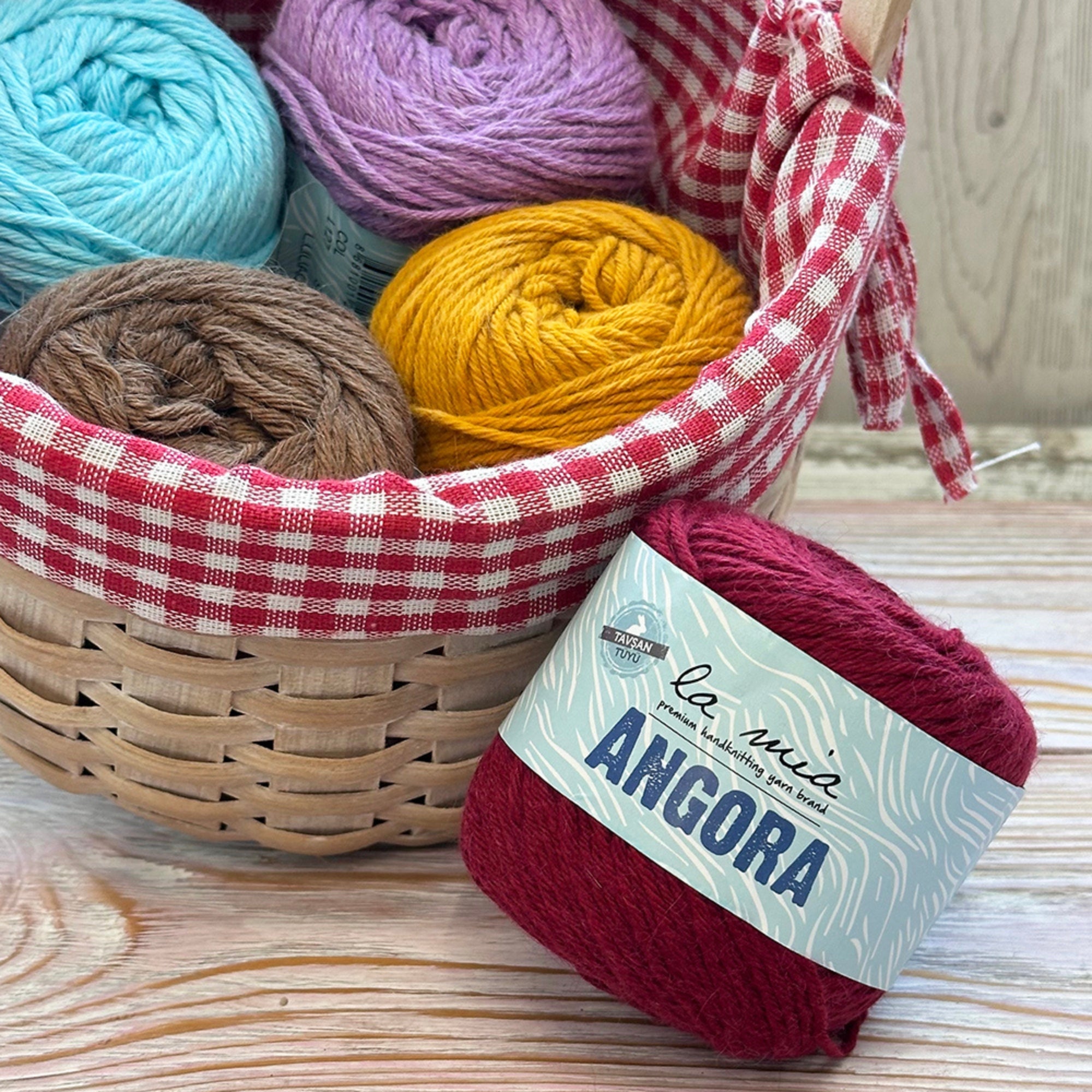 La Mia Angora, 16 colors, 1.76 oz / 136 yds