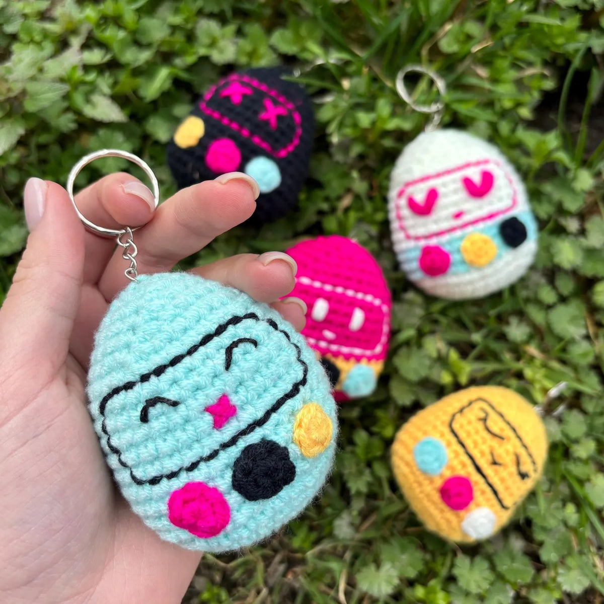 Tamagotchi Keychain Crochet Pattern (skill level Beginner)