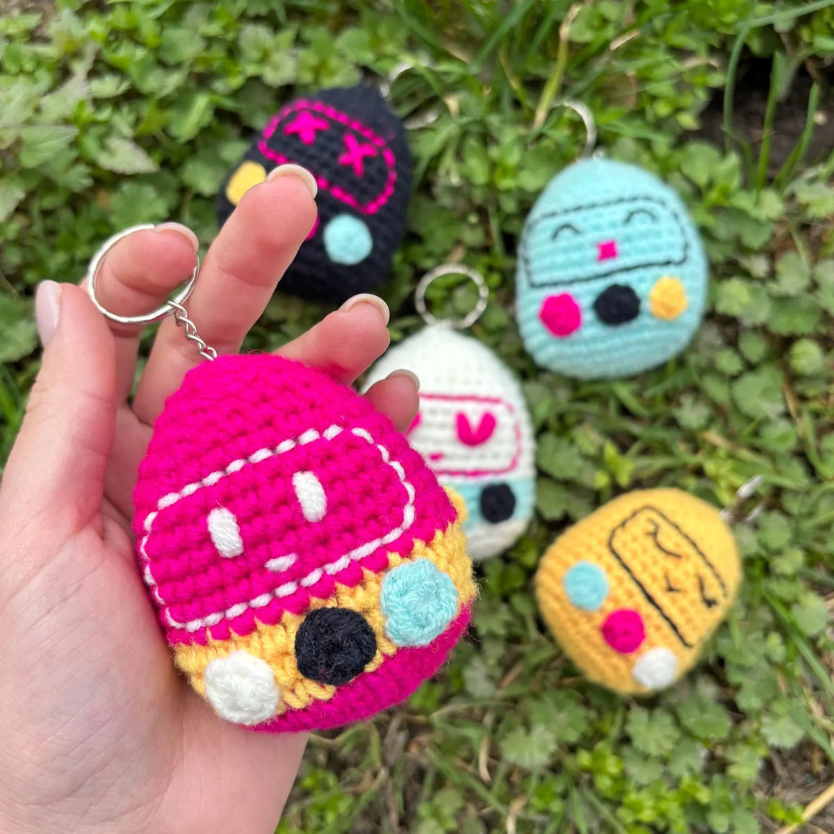 Tamagotchi Keychain Crochet Pattern (skill level Beginner)