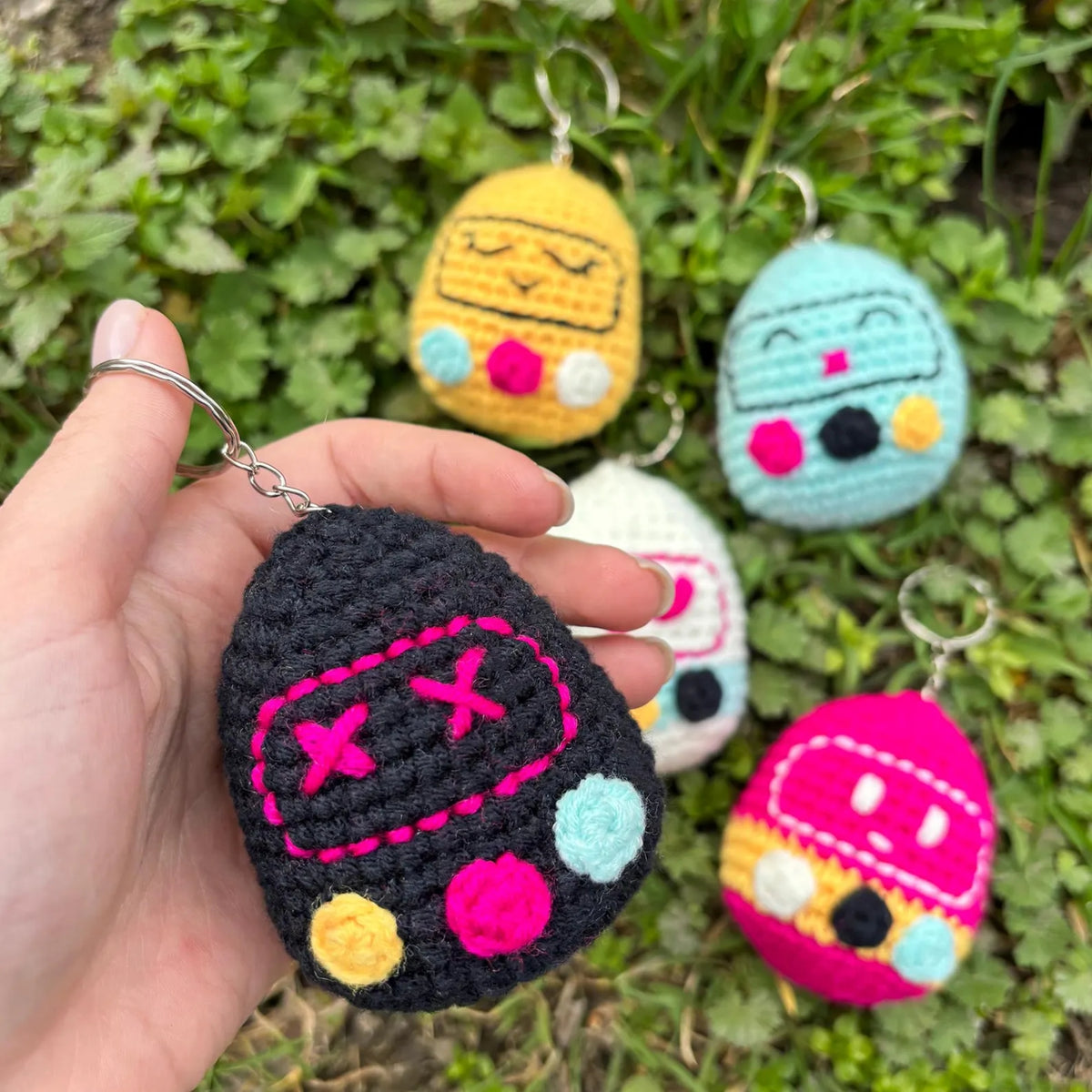 Tamagotchi Keychain Crochet Pattern (skill level Beginner)