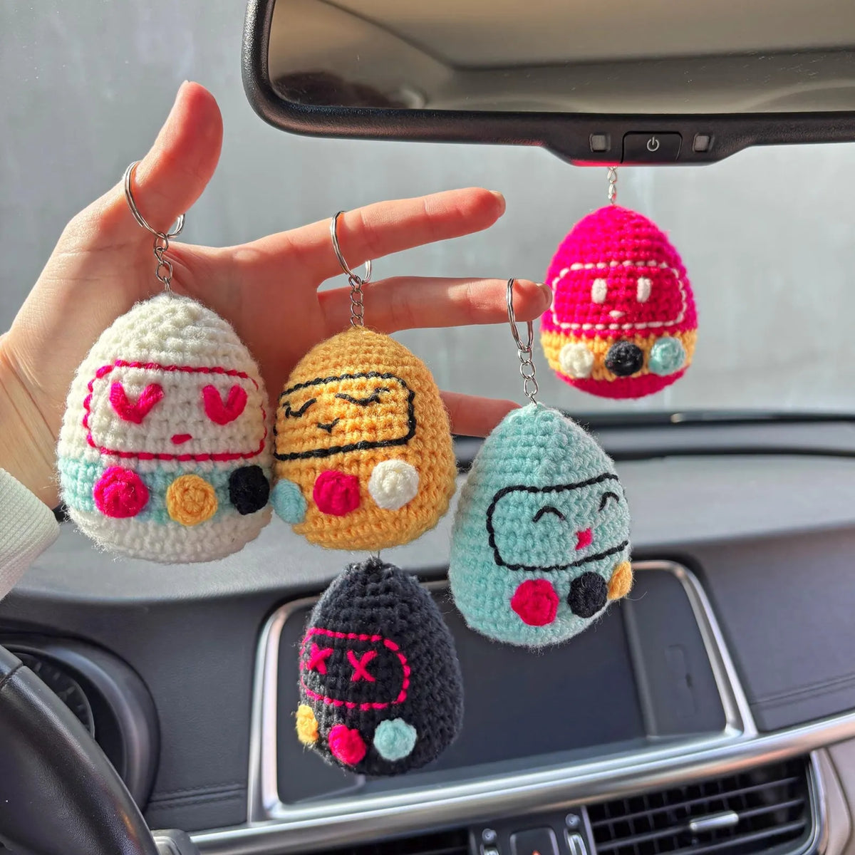Tamagotchi Keychain Crochet Pattern (skill level Beginner)