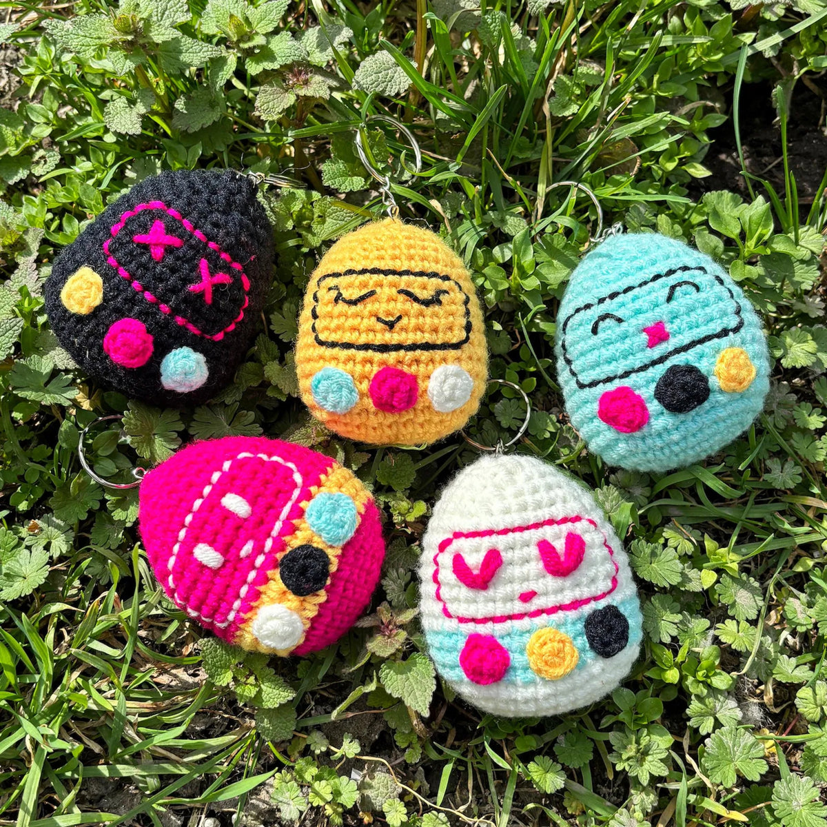 Tamagotchi Keychain Crochet Pattern (skill level Beginner)