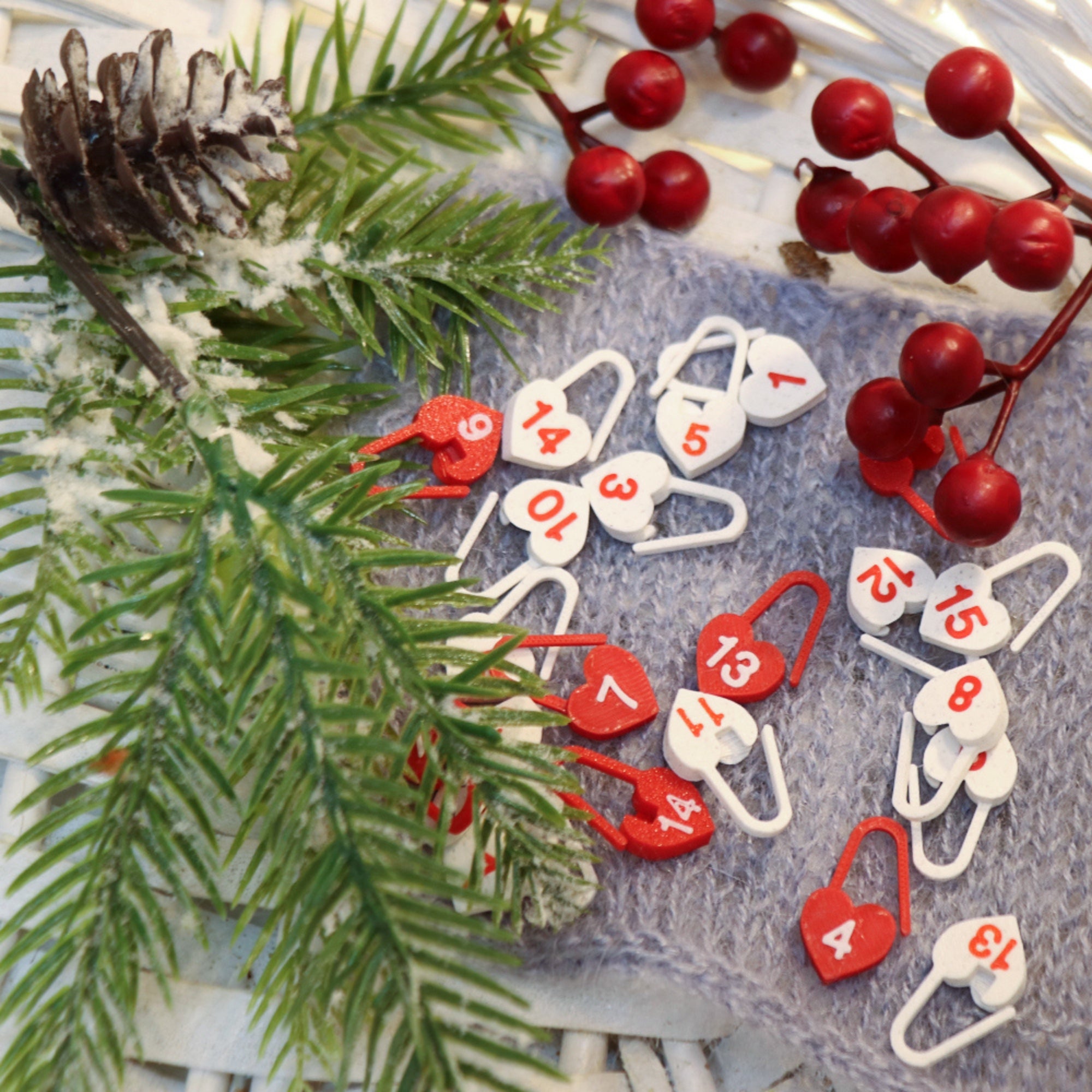 Set of Numbered Locking Stitch Markers, “Powder Heart” – 15 pcs
