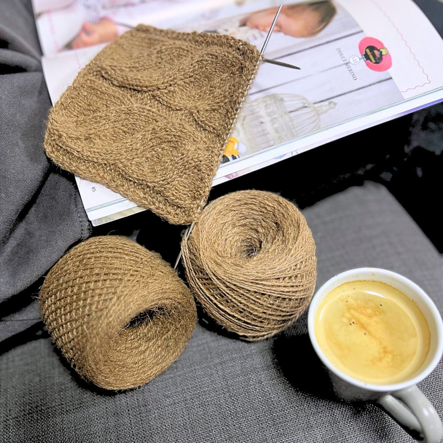 Camel Wool Yarn, 2 colors, 3.53 oz / 383 yds