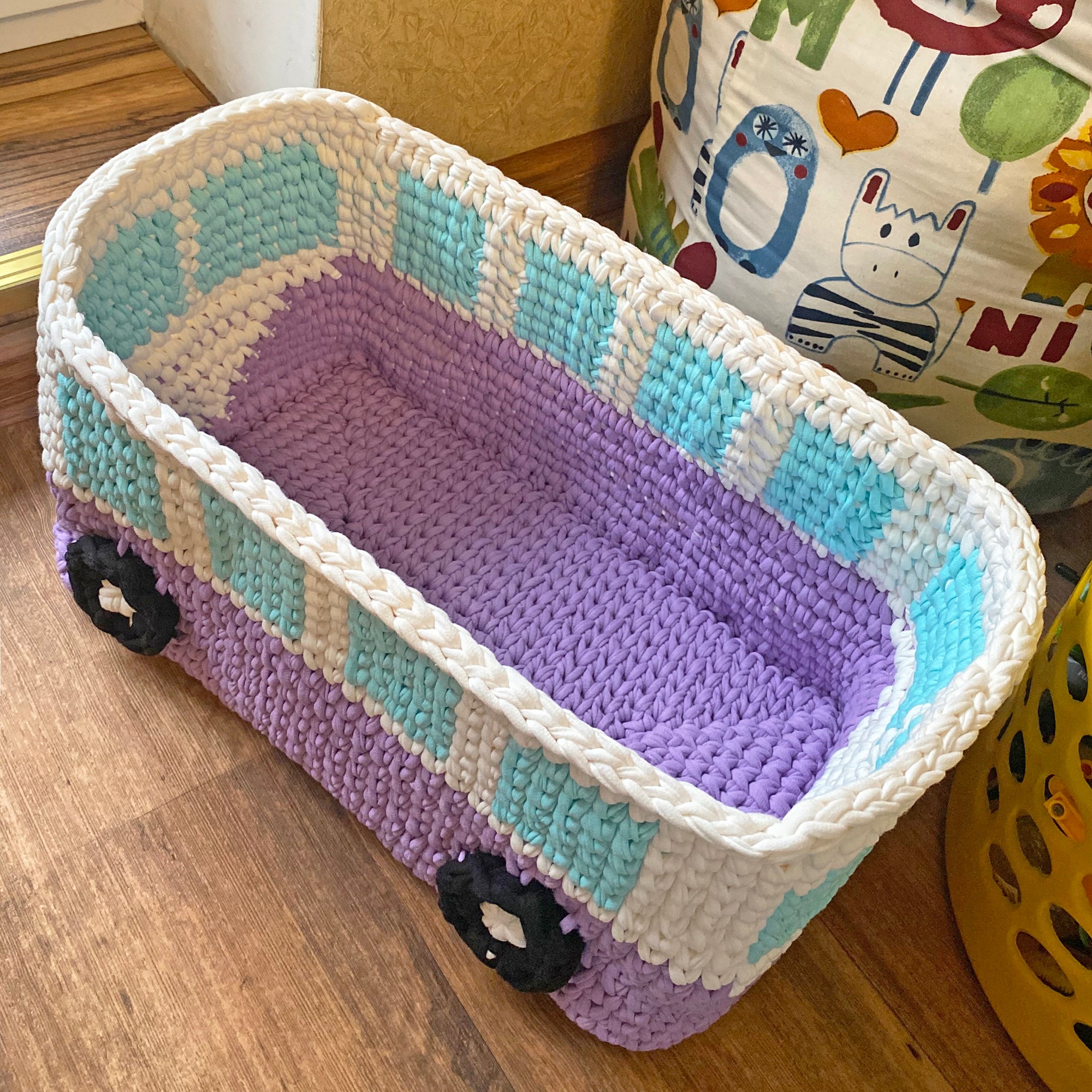RETRO BUS NURSERY BASKET Crochet Pattern (skill level beginner)