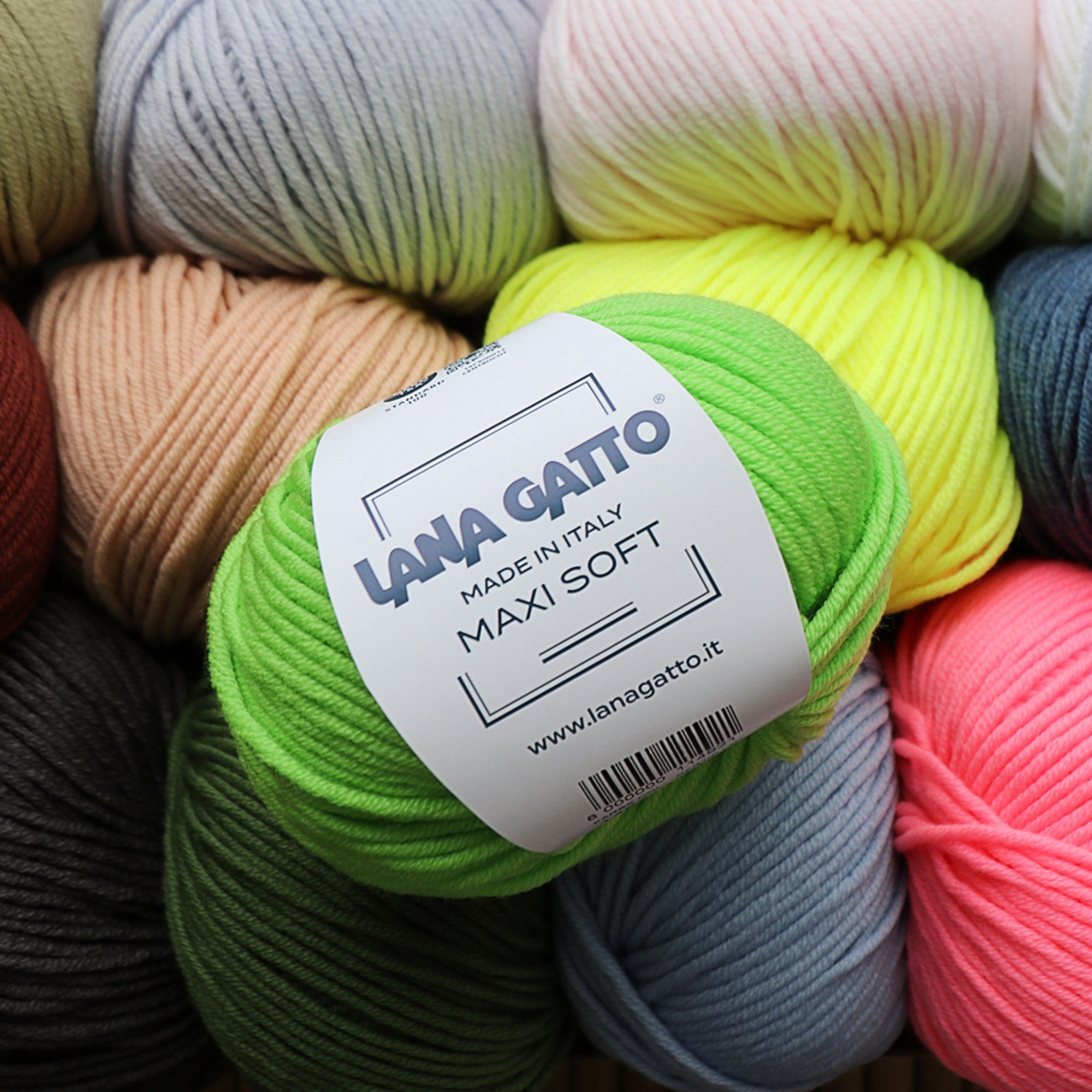 Lana Gatto Maxi Soft, 16 colors, 1.76 oz / 98 yds