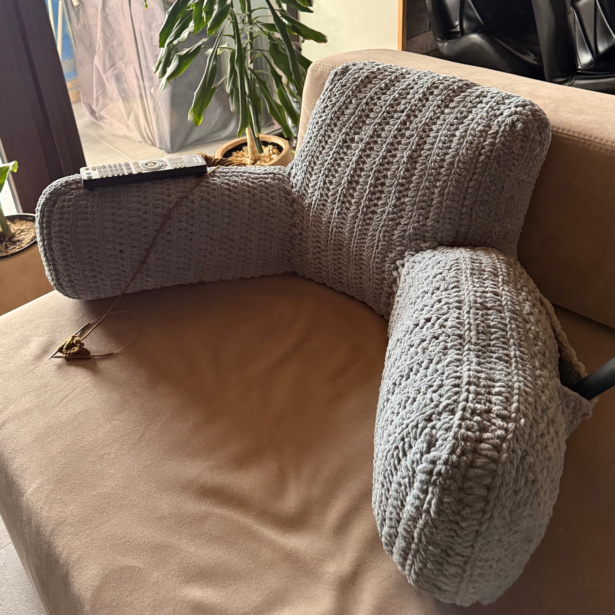 BACKREST PILLOW Crochet Pattern (skill level Intermediate)