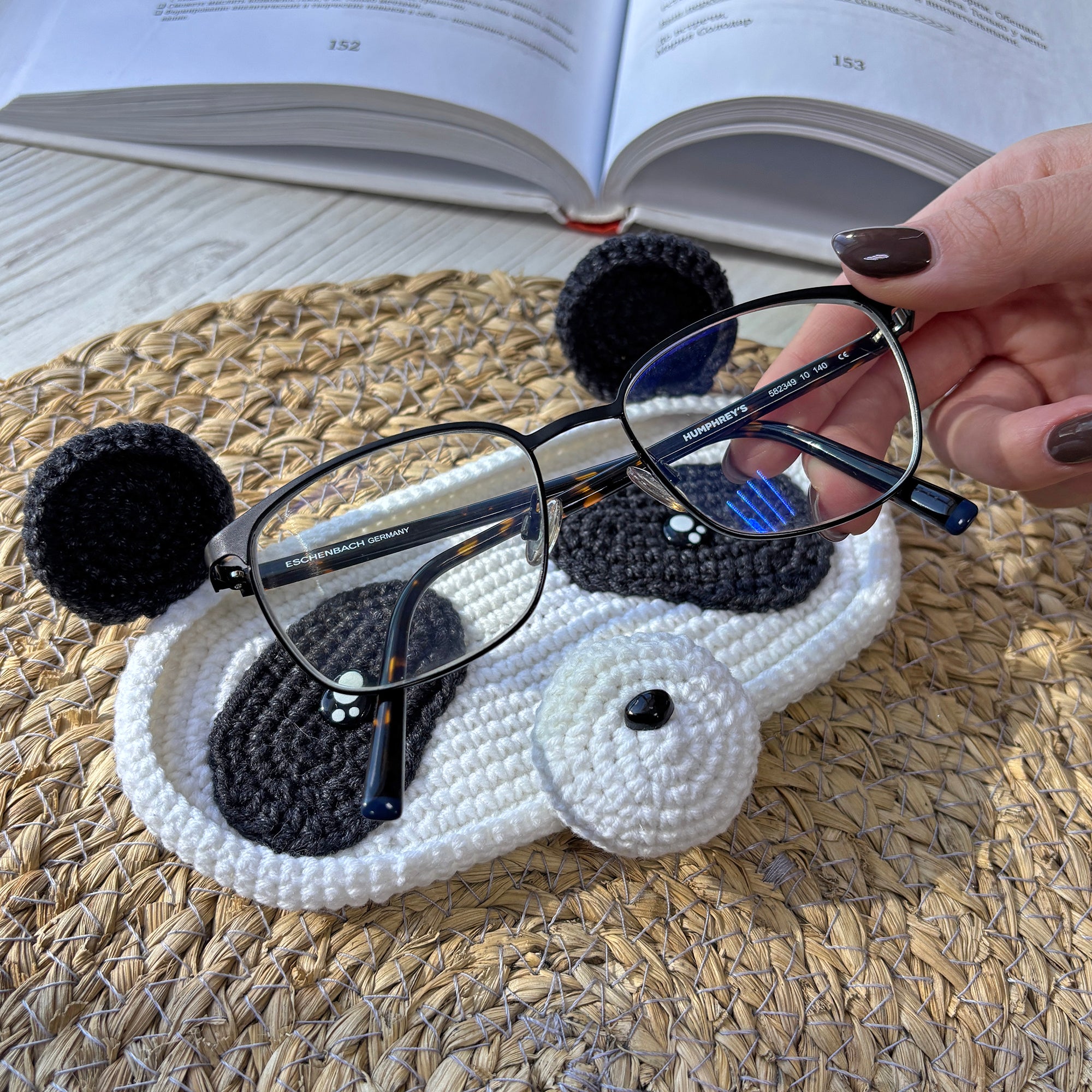 PANDAS GLASSES HOLDER Crochet Pattern (skill level Beginner)