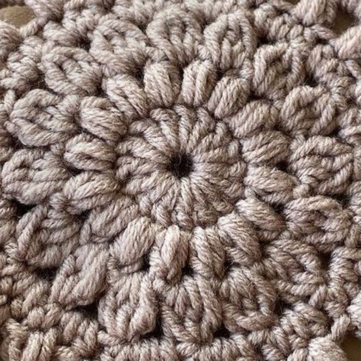Alize Super Lana Maxi, 3.53 oz / 109 yds