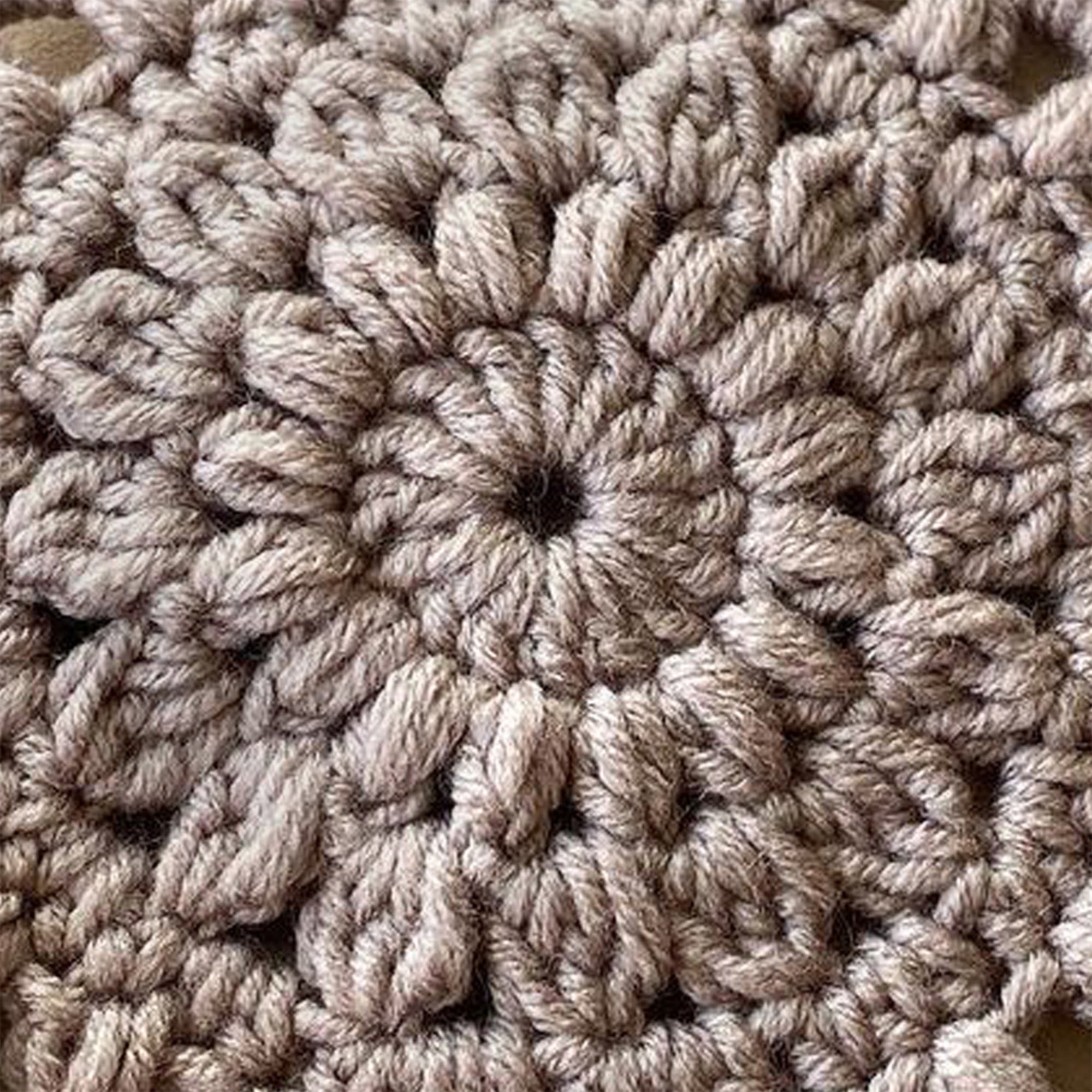 Alize Super Lana Maxi, 3.53 oz / 109 yds