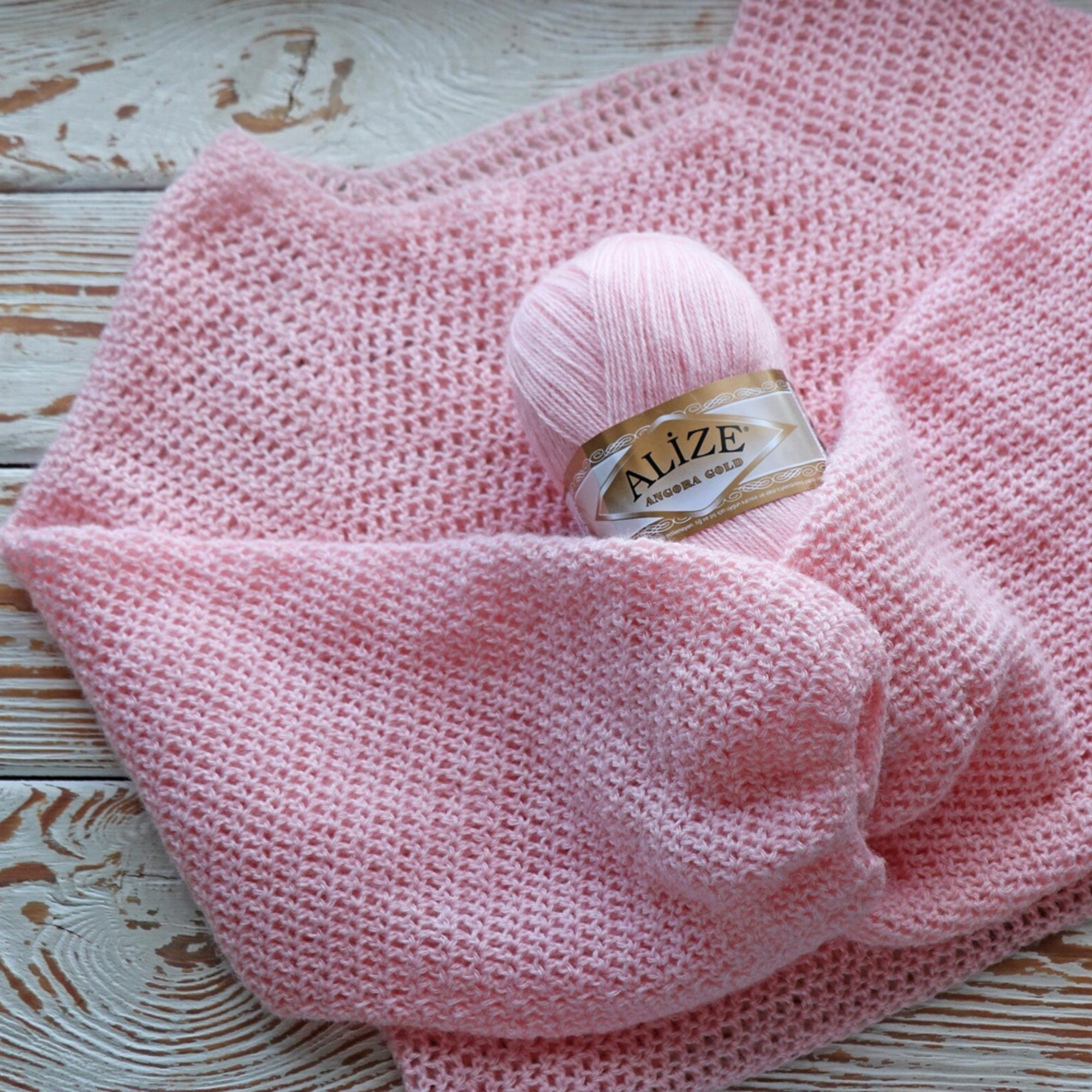 Alize Angora Gold, 56 colors, 3.53 oz / 601 yds