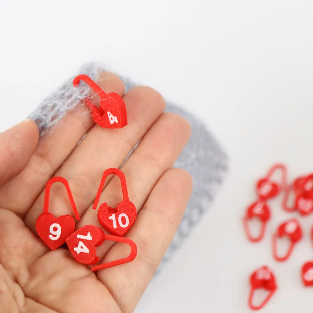 Set of Numbered Locking Stitch Markers, “Powder Heart” – 15 pcs