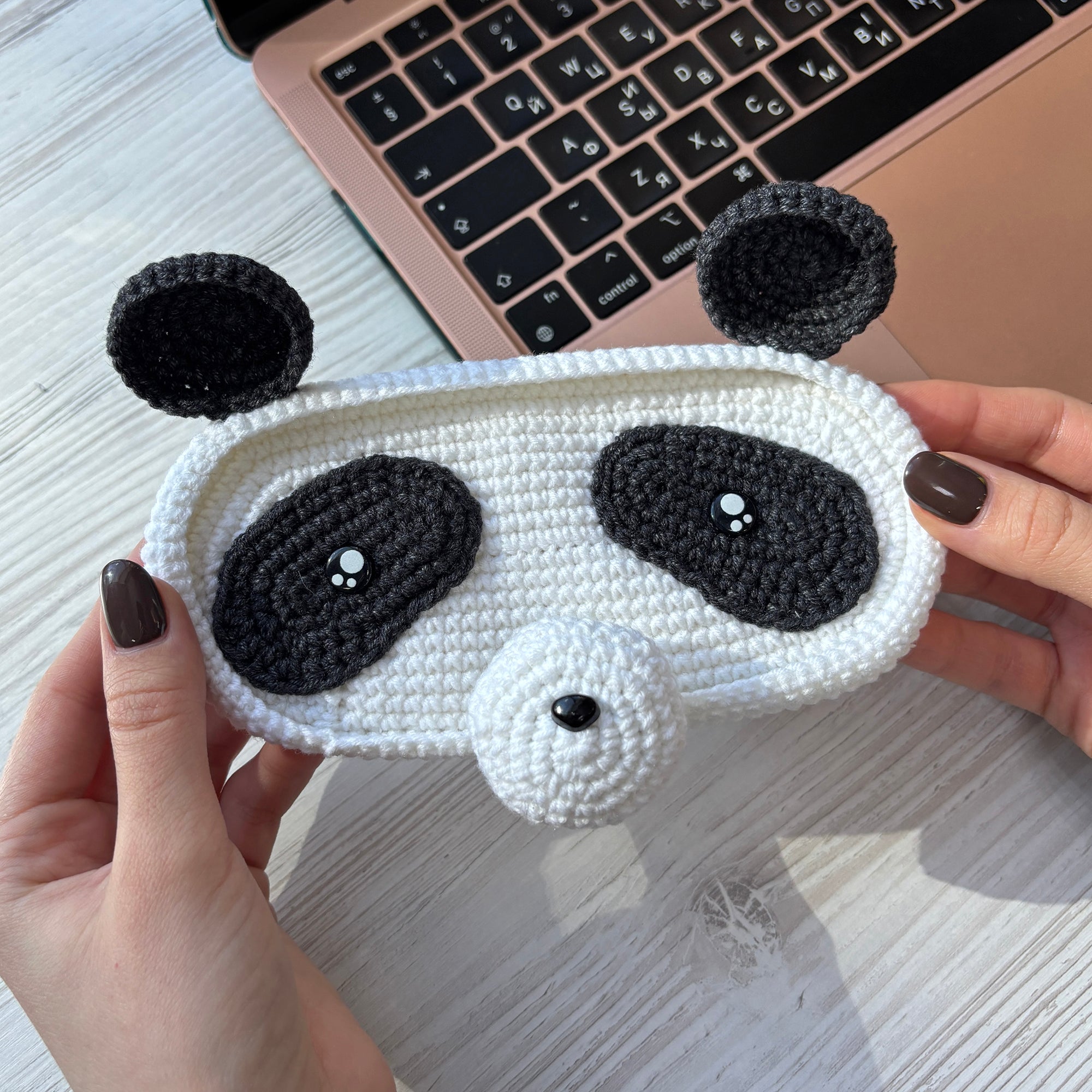 PANDAS GLASSES HOLDER Crochet Pattern (skill level Beginner)