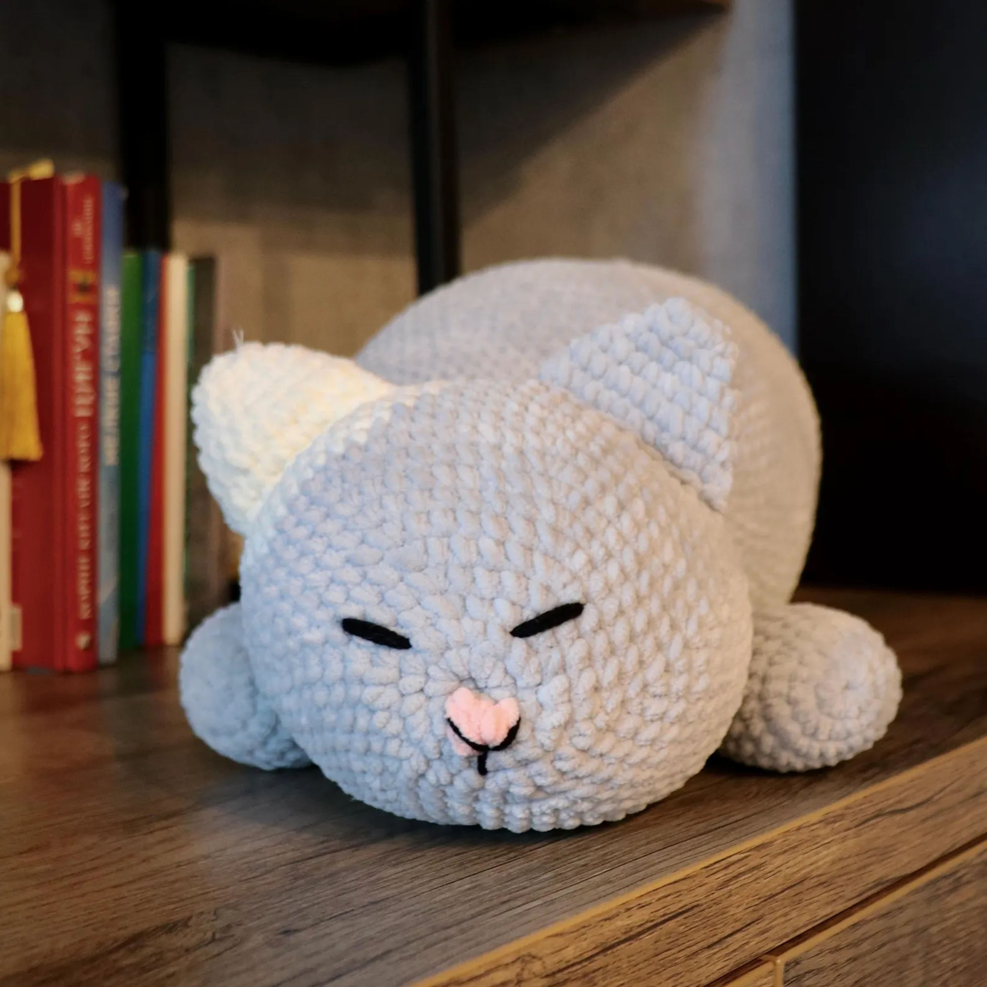 CAT PILLOW Crochet Pattern (skill level beginner)