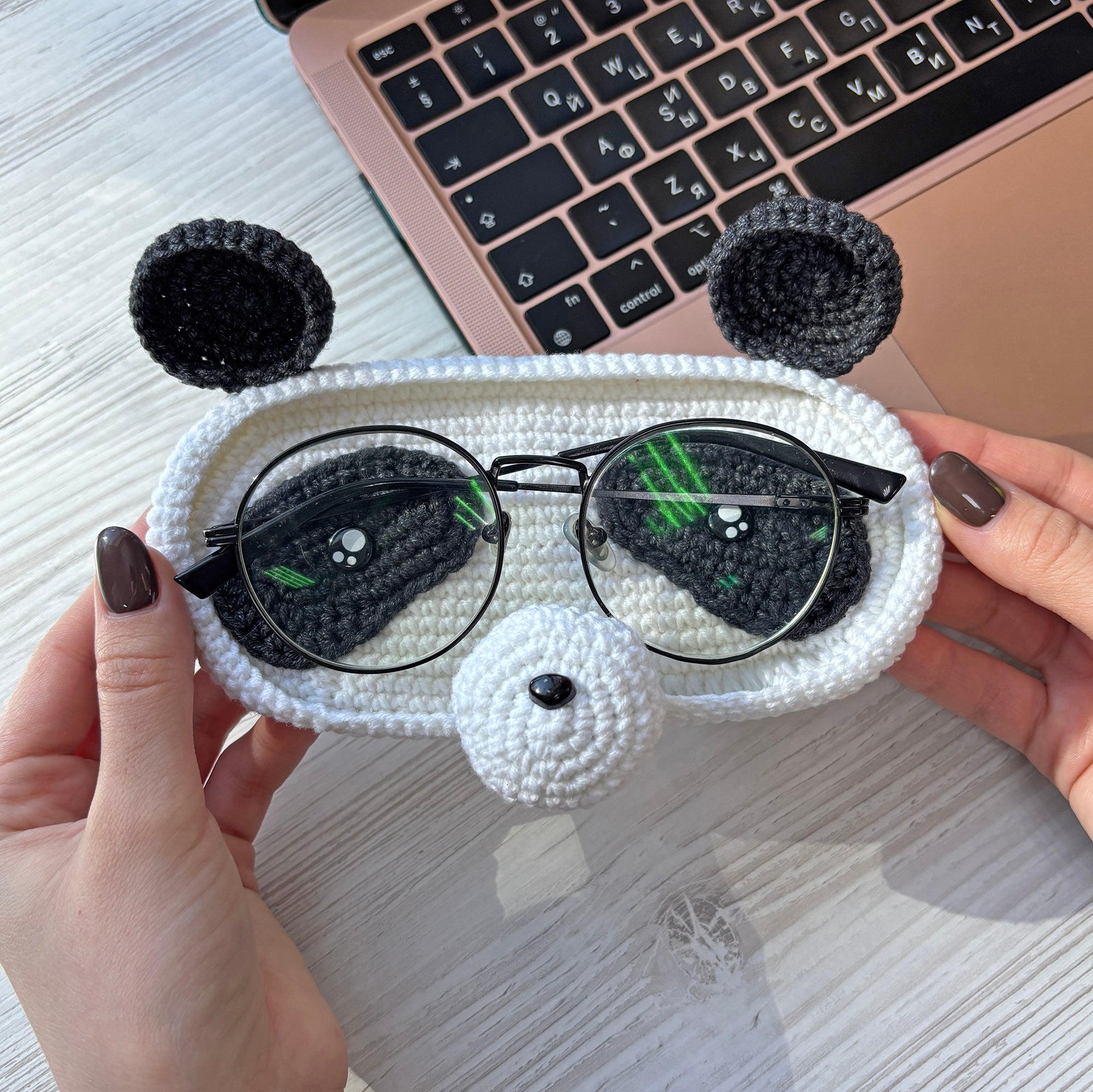 PANDAS GLASSES HOLDER Crochet Pattern (skill level Beginner)