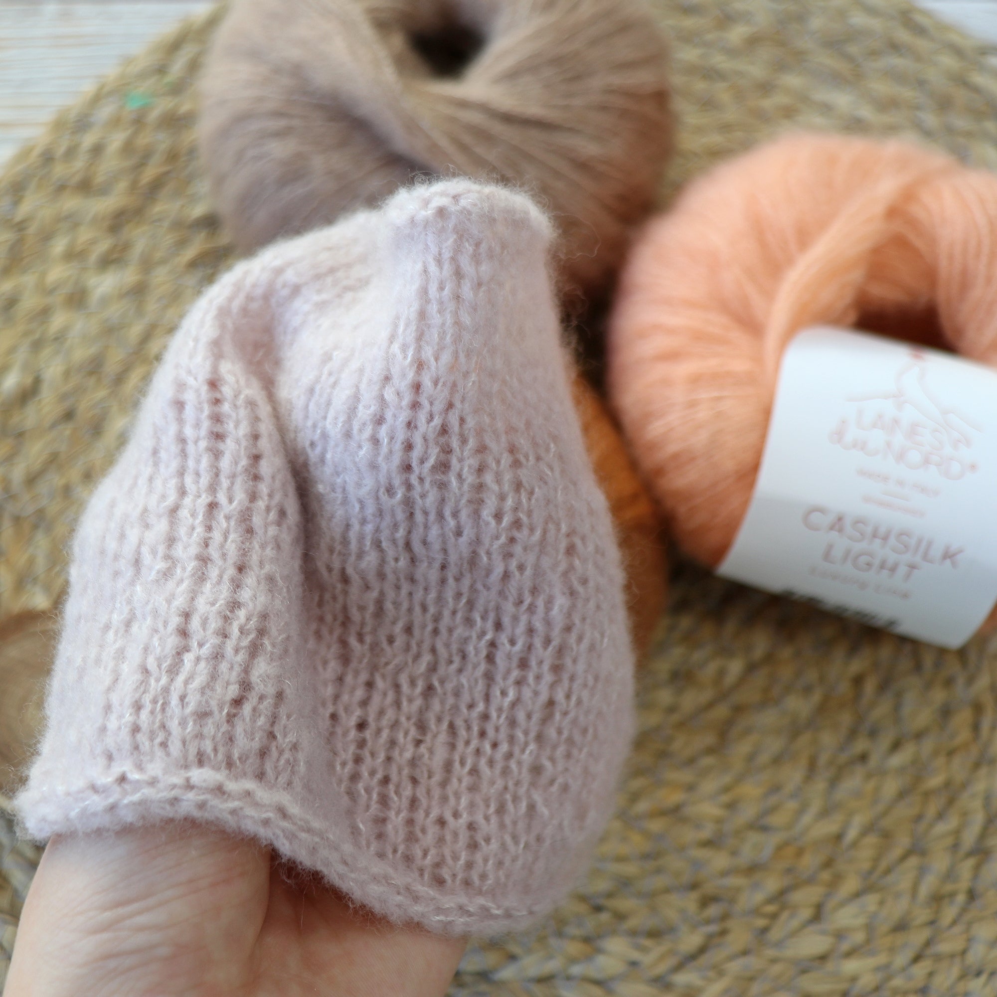 Laines du Nord Cashsilk Light, 0.88 oz / 145 yds
