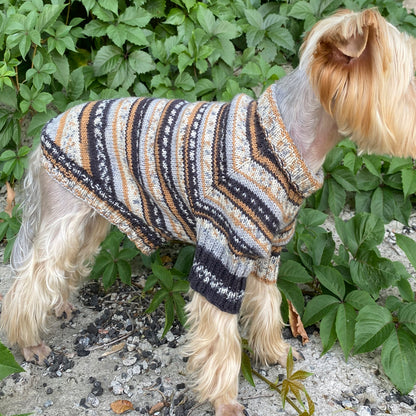 Knitting Dog sweater pattern, US standard terms, Skill level beginner