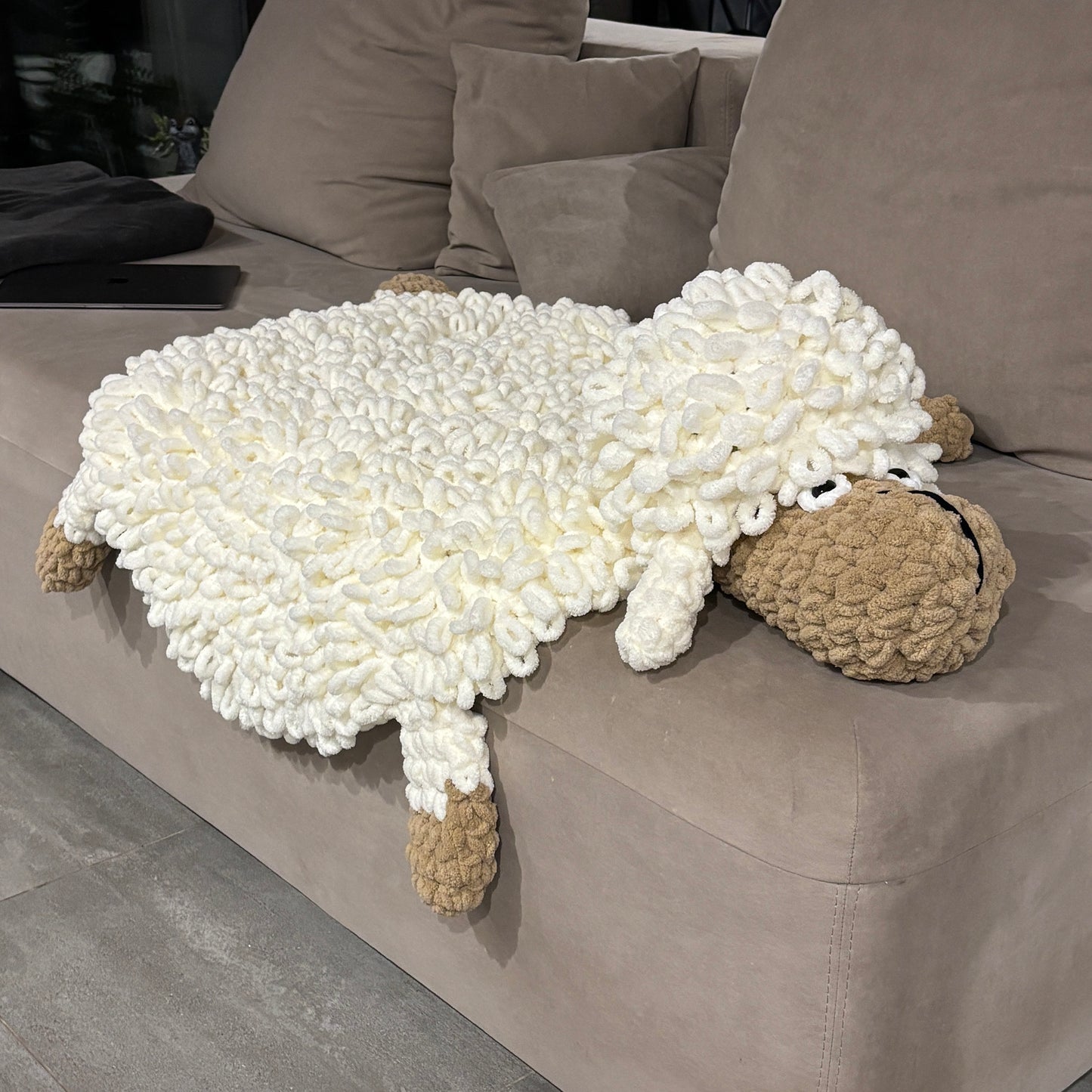 KIDS SHEEP RUG Crochet Pattern (skill level beginner)