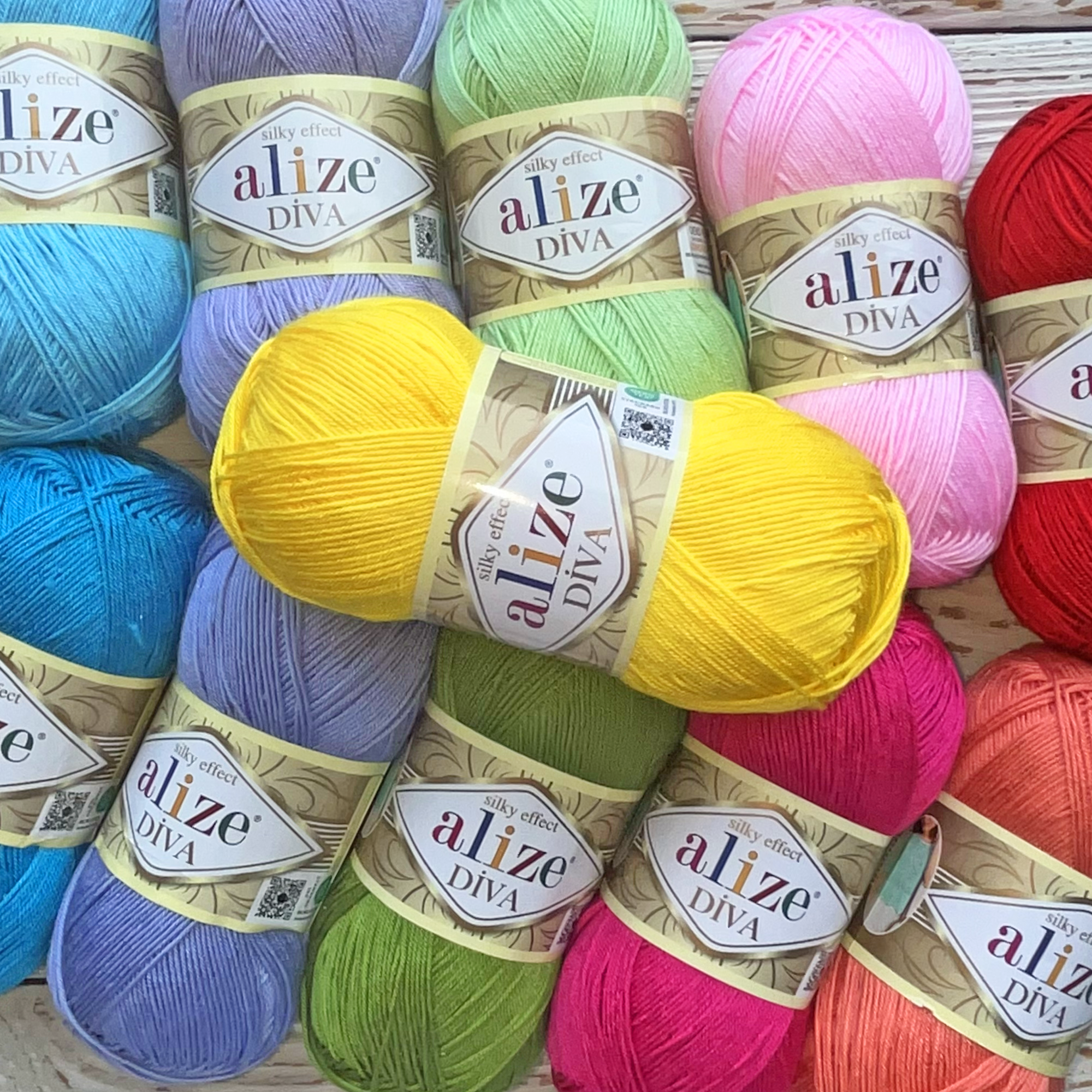 Alize Diva, 54 Colors, 3.52 oz / 383 yds