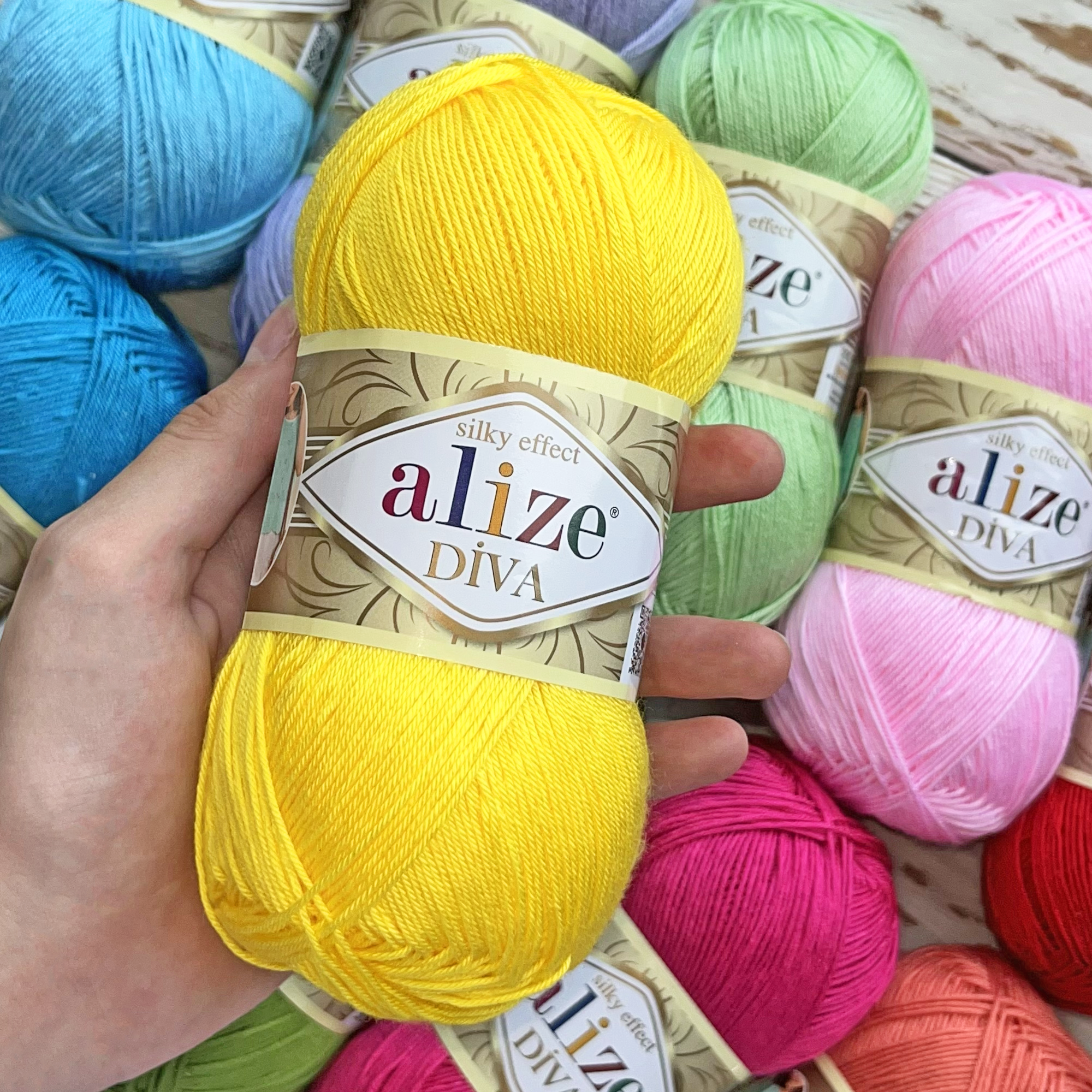 Alize Diva, 54 Colors, 3.52 oz / 383 yds