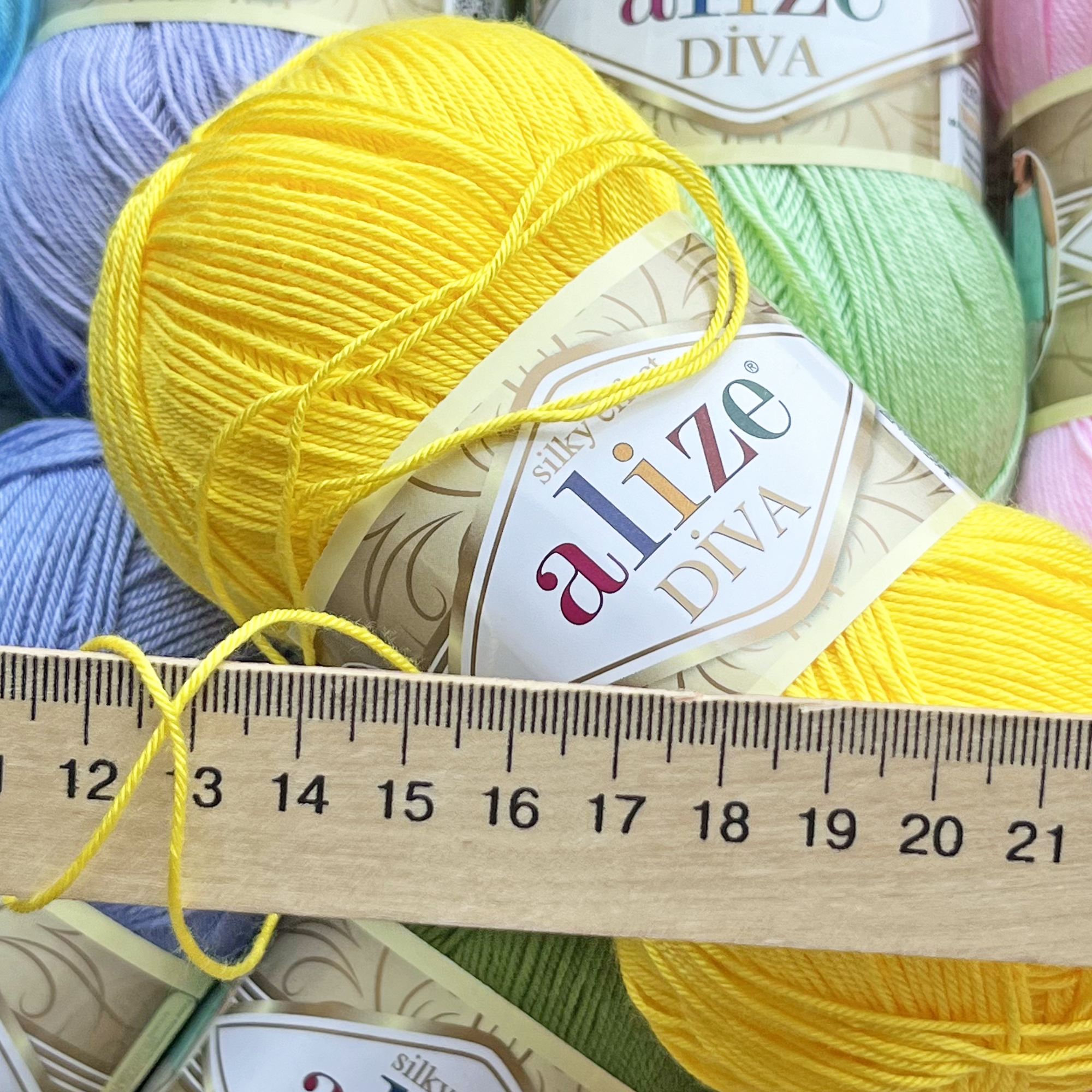 Alize Diva, 54 Colors, 3.52 oz / 383 yds