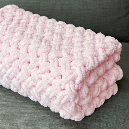 COZY BABY BLANKET Finger Knitting Pattern (skill level Beginner)