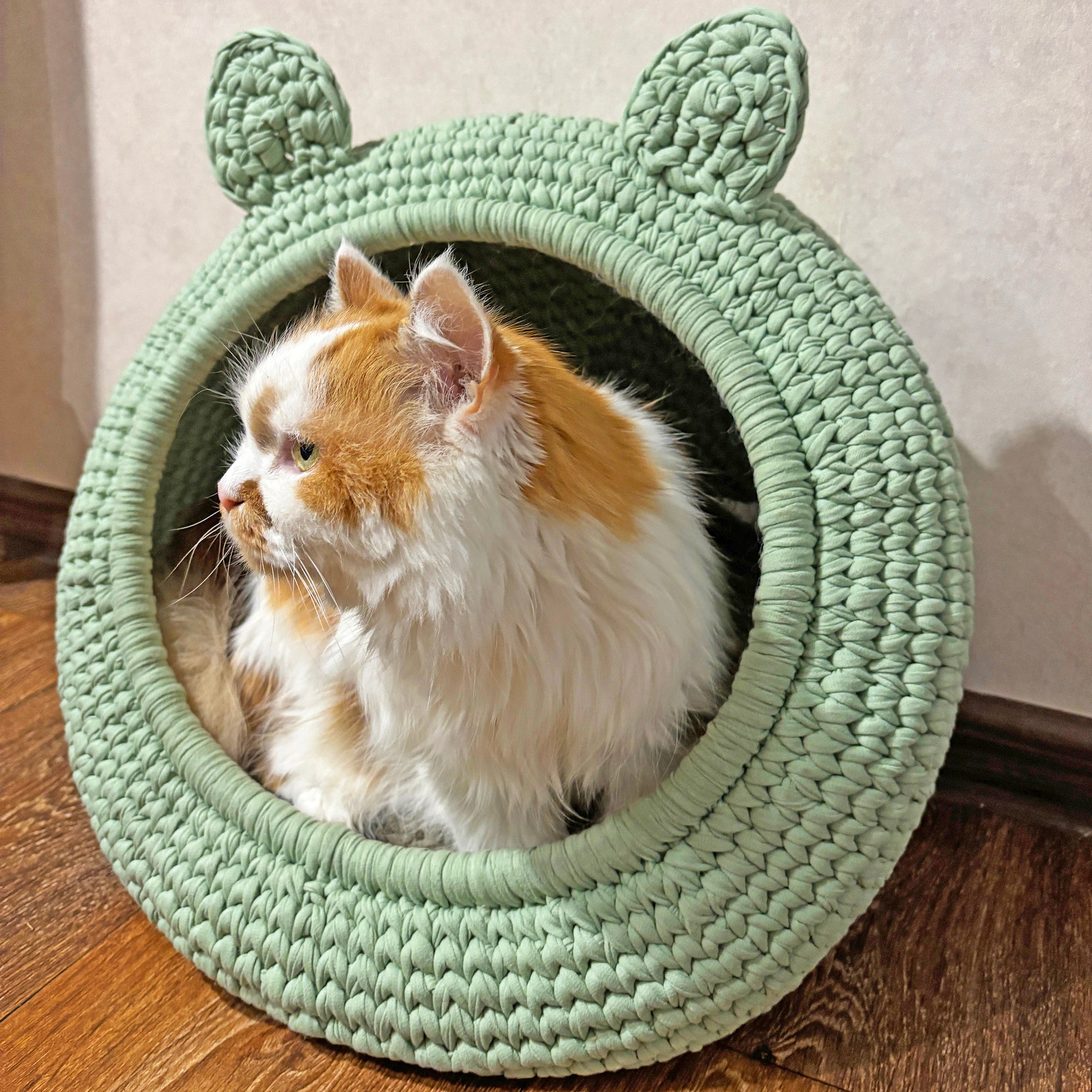 CAT BED Crochet Pattern (skill level beginner)