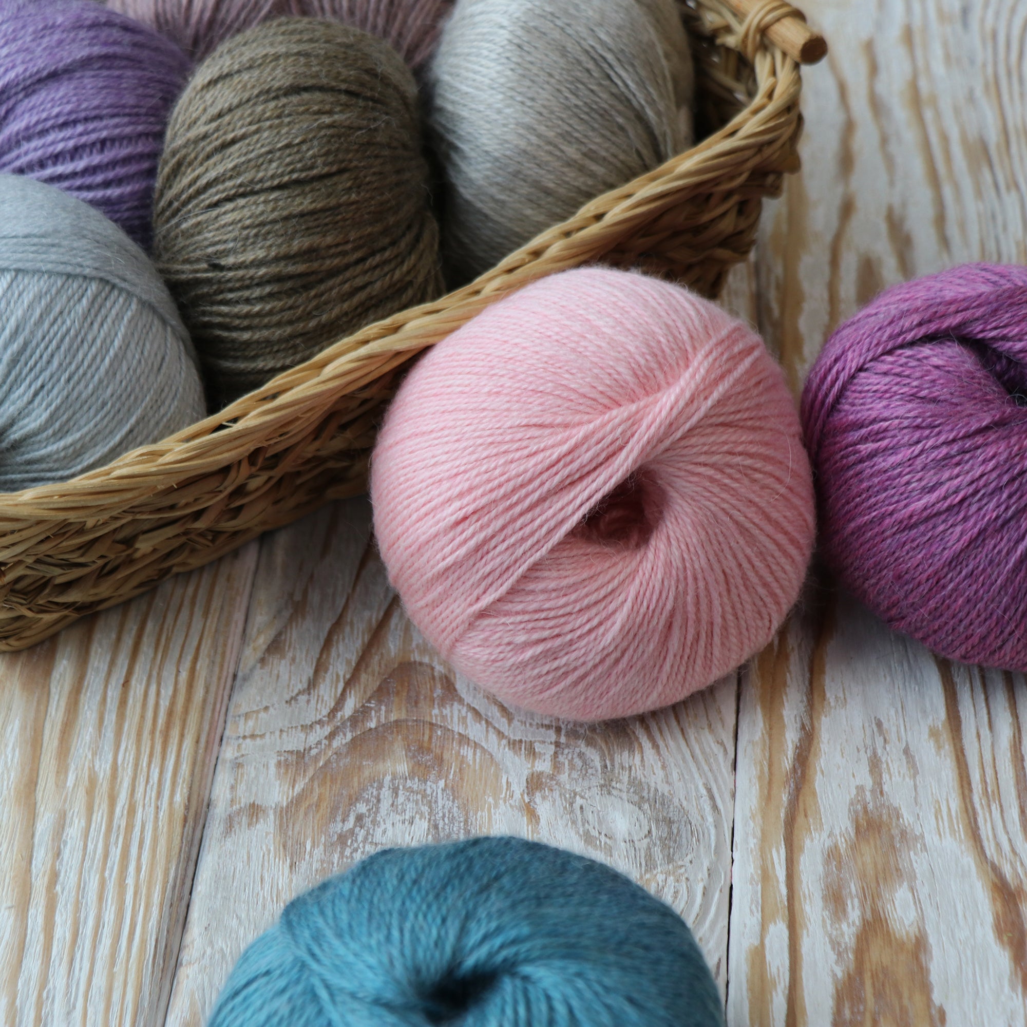 Soft Wool Blend Yarn, 26 colors, 1.76 oz / 142 yds